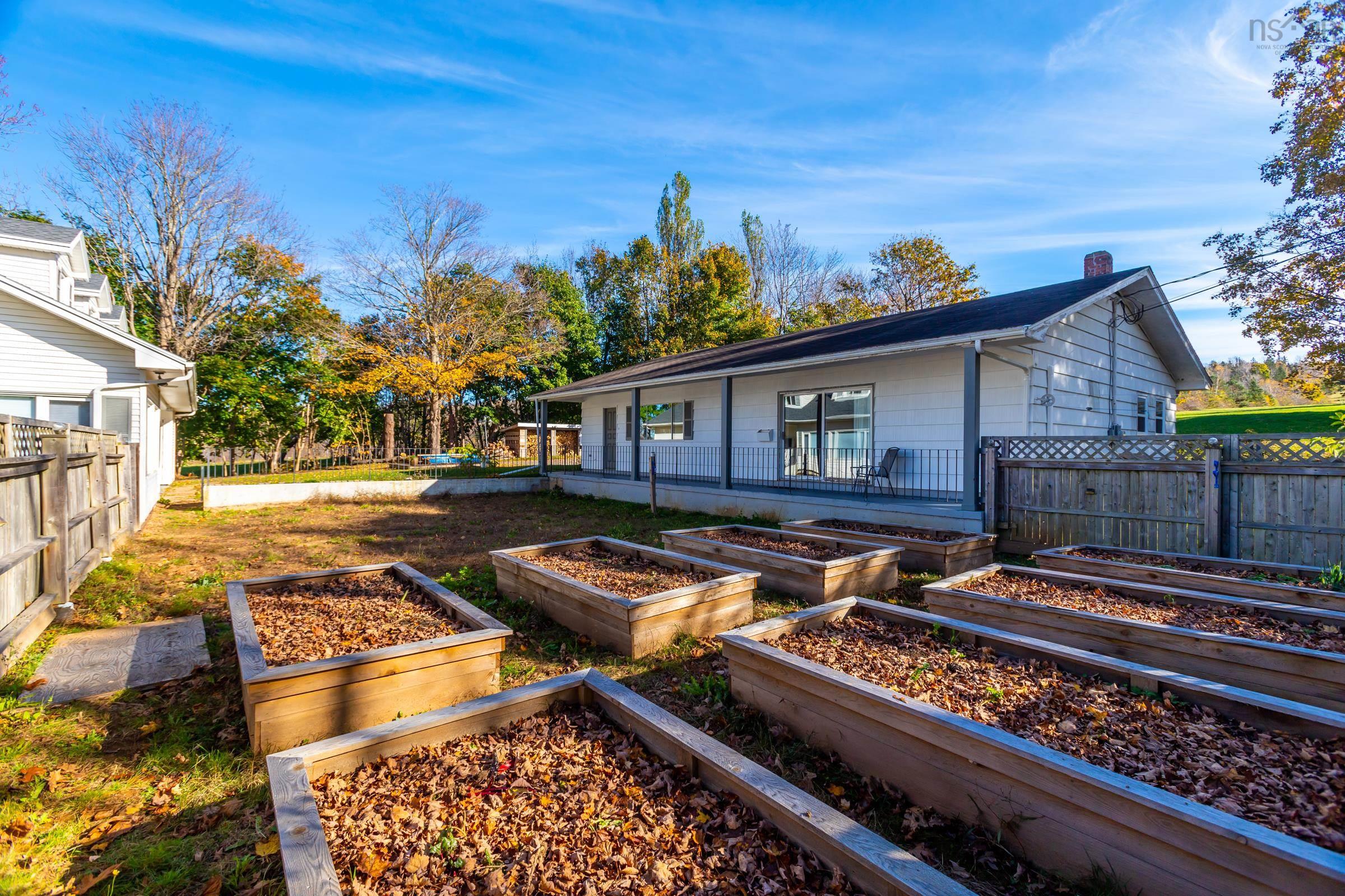 $650,000.00: 428 Highway 1, Deep Brook