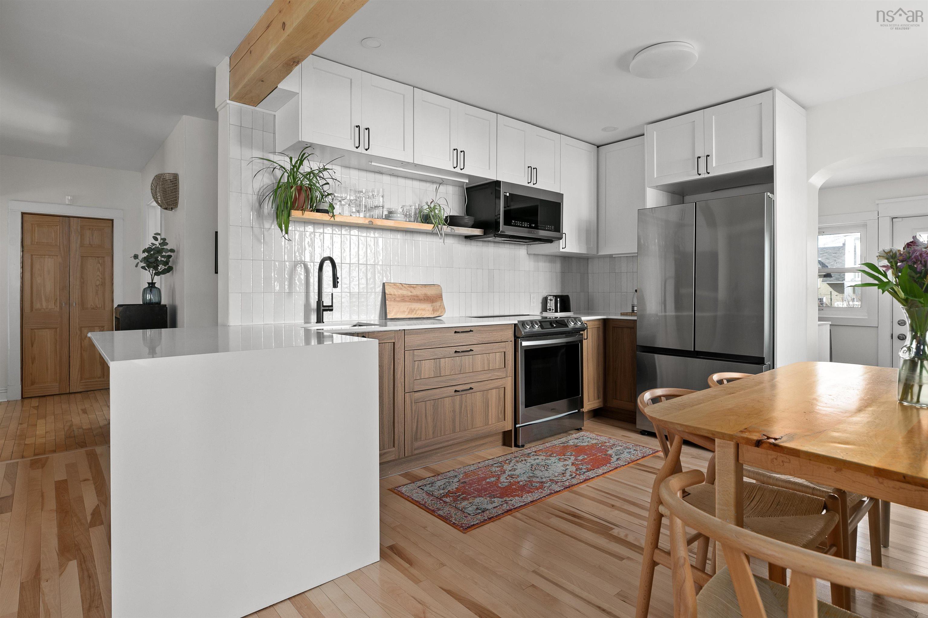 $949,500.00: 5515-5519 Hennessey Place, Halifax