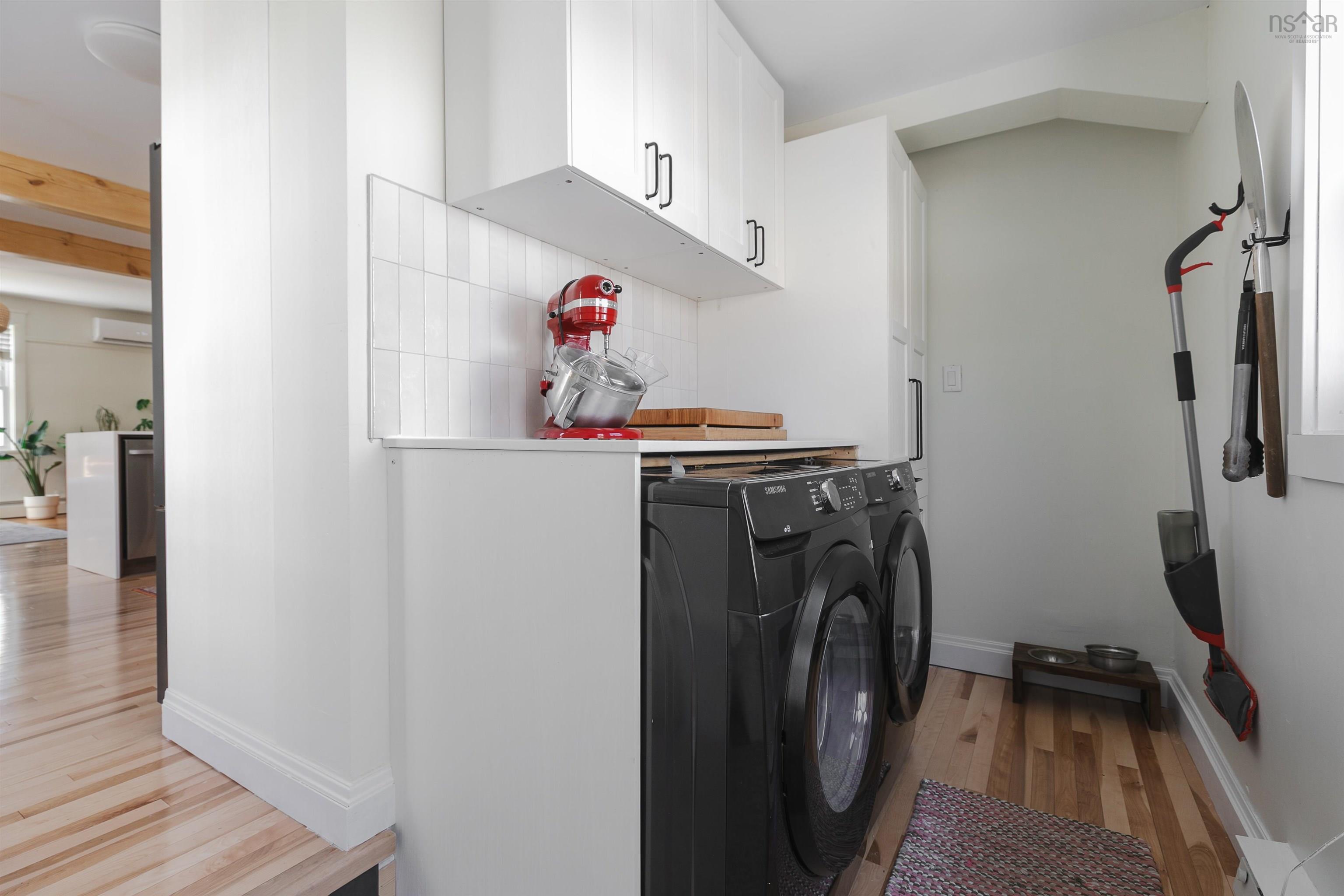 $949,500.00: 5515-5519 Hennessey Place, Halifax