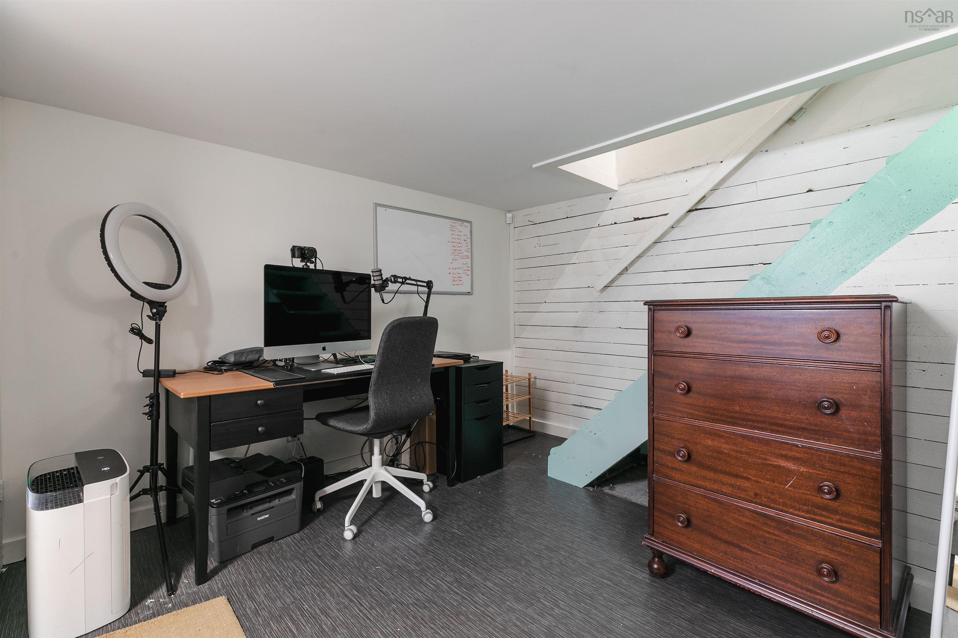 $949,500.00: 5515-5519 Hennessey Place, Halifax