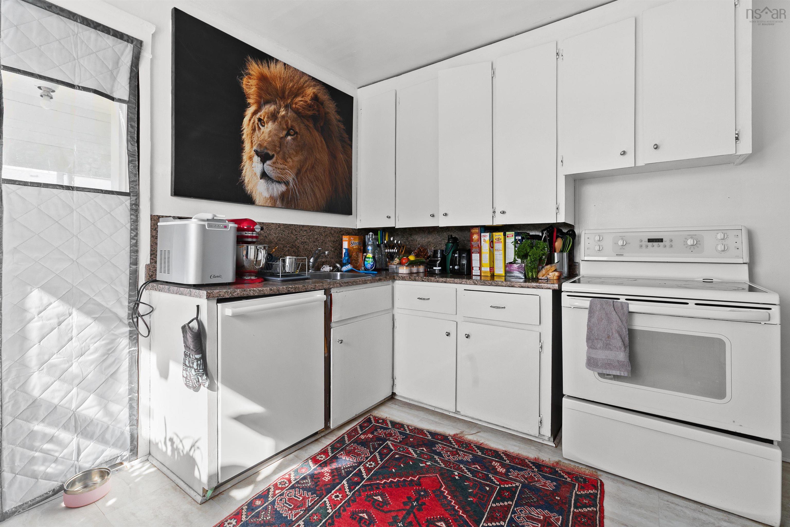 $949,500.00: 5515-5519 Hennessey Place, Halifax
