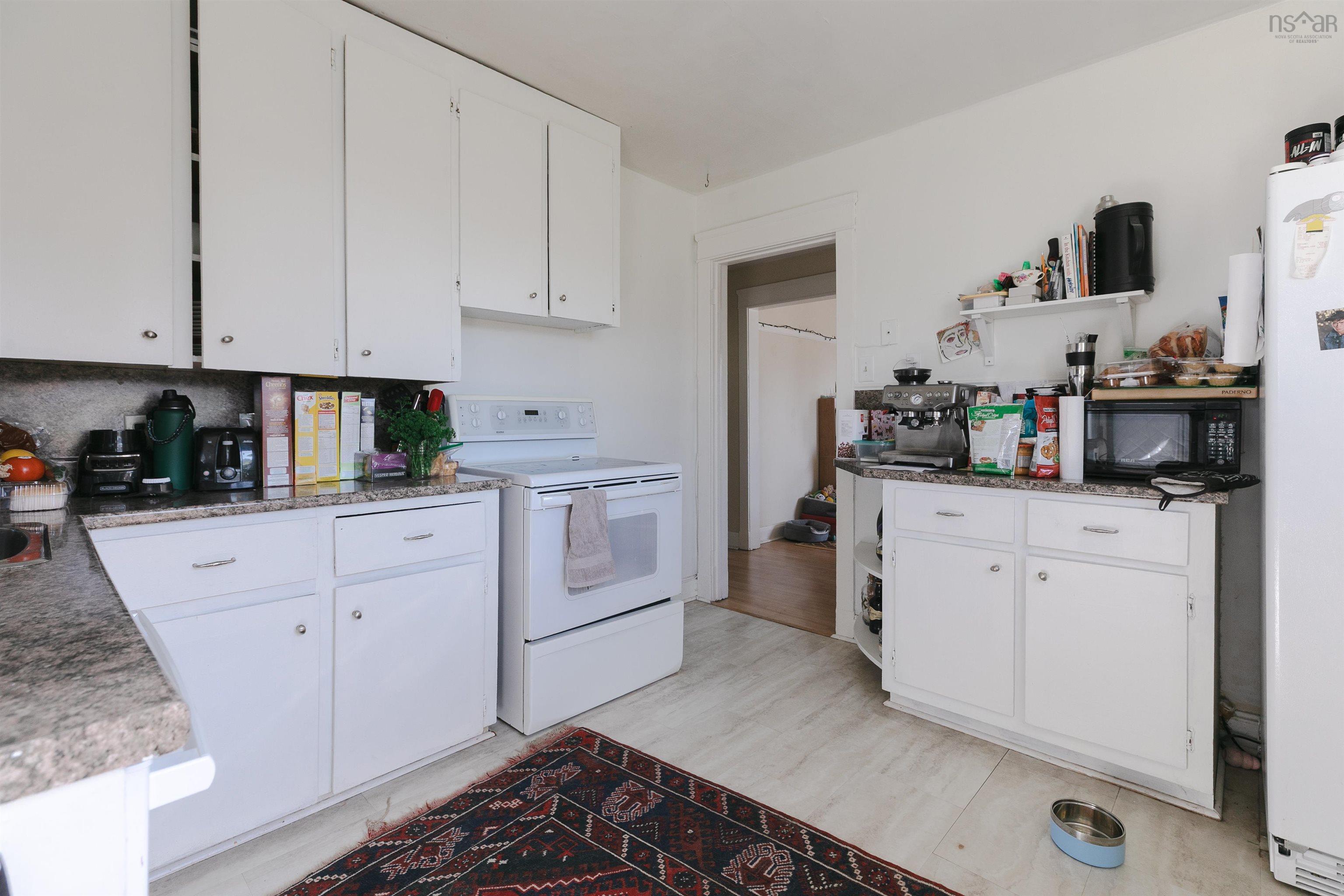 $949,500.00: 5515-5519 Hennessey Place, Halifax