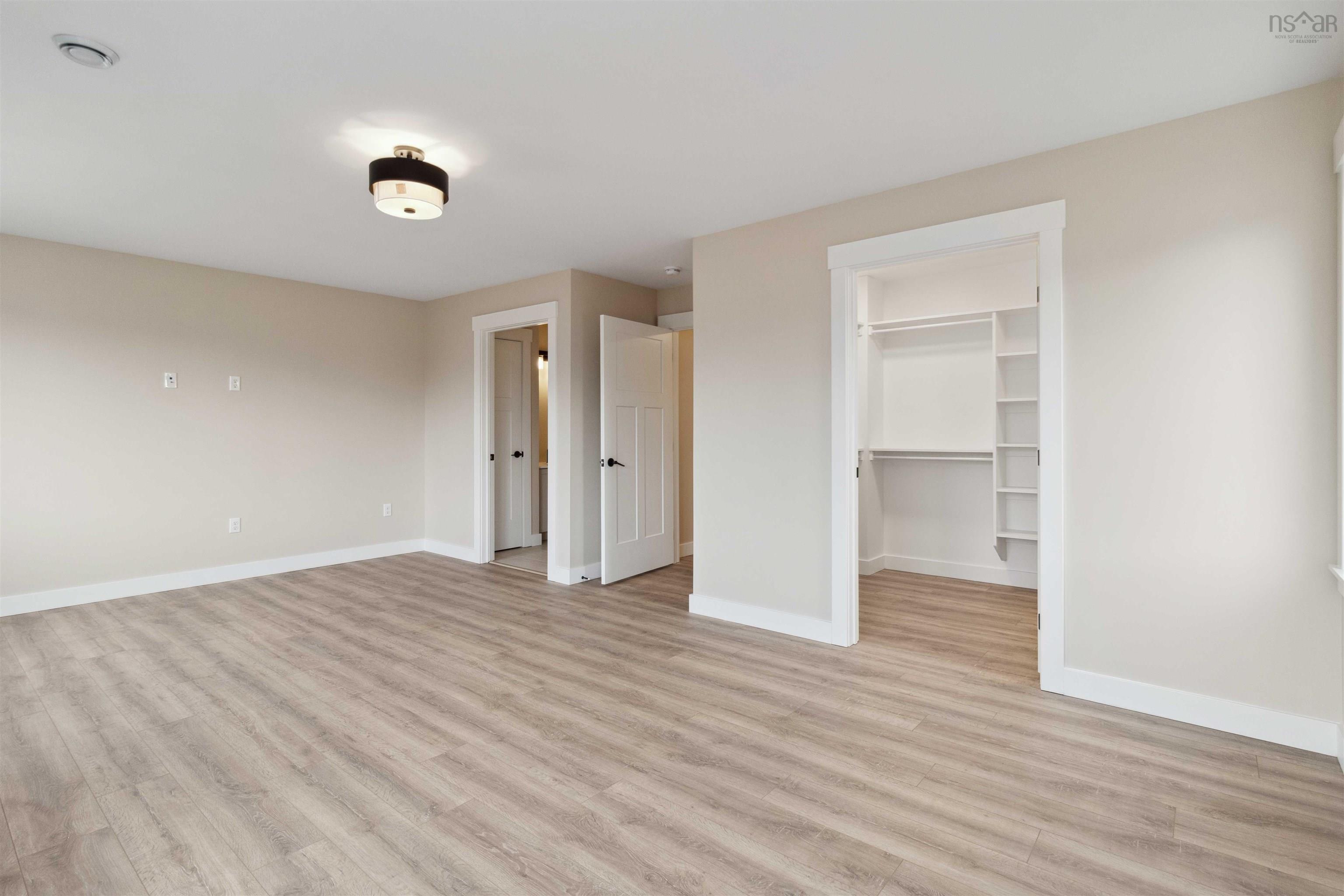 $519,900.00: 6 Sherwood, Enfield