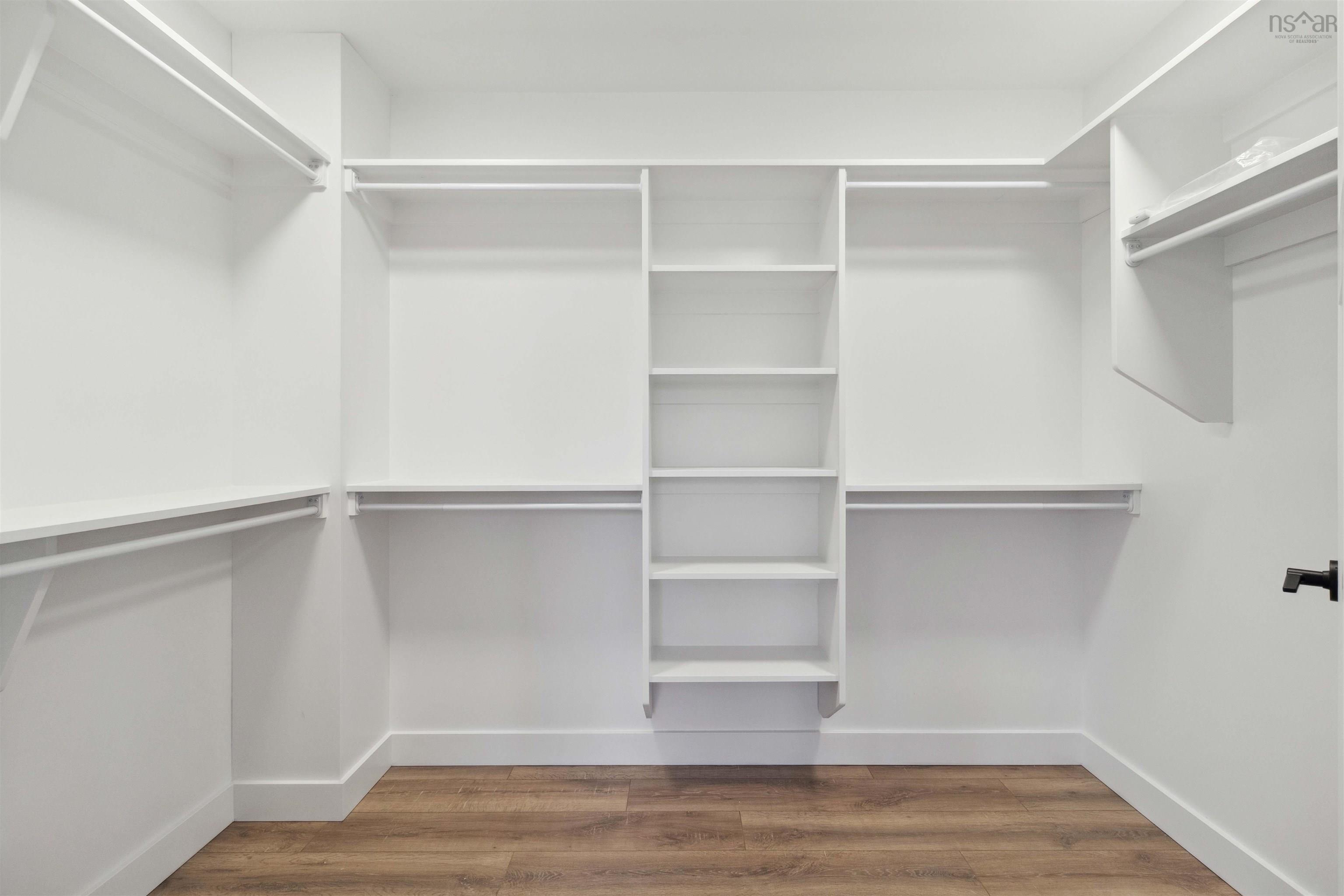 $519,900.00: 6 Sherwood, Enfield