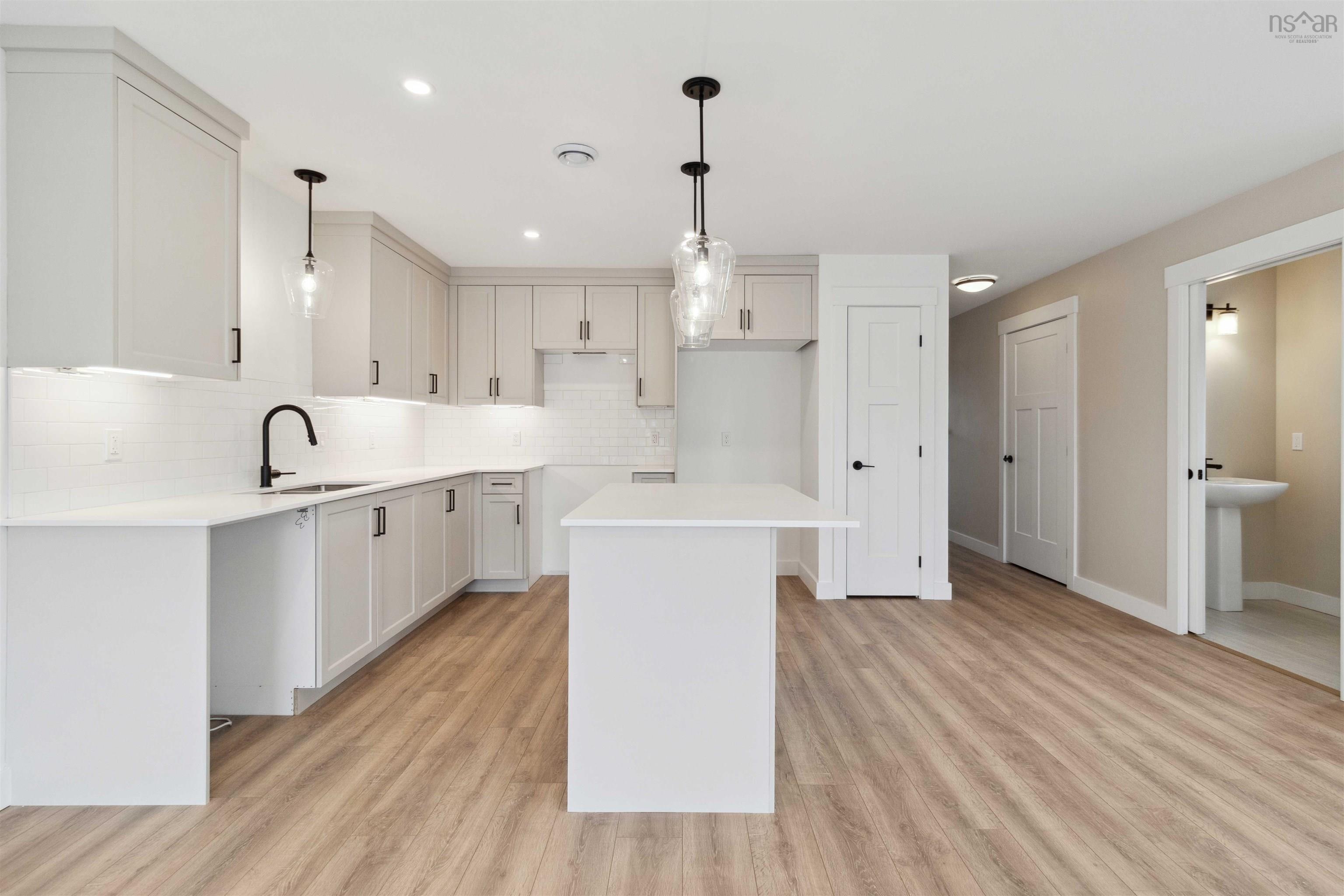 $519,900.00: 6 Sherwood, Enfield