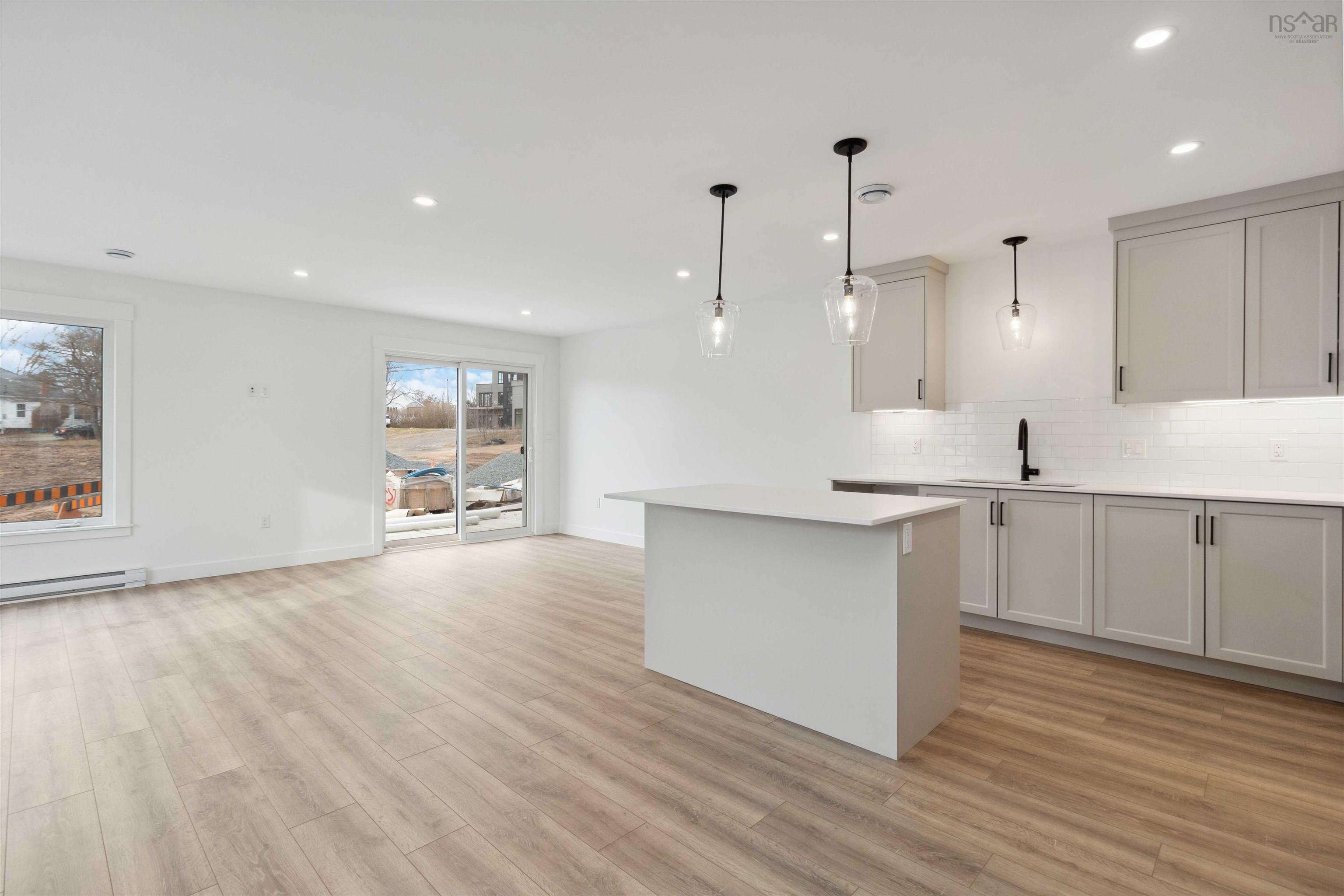 $519,900.00: 6 Sherwood, Enfield