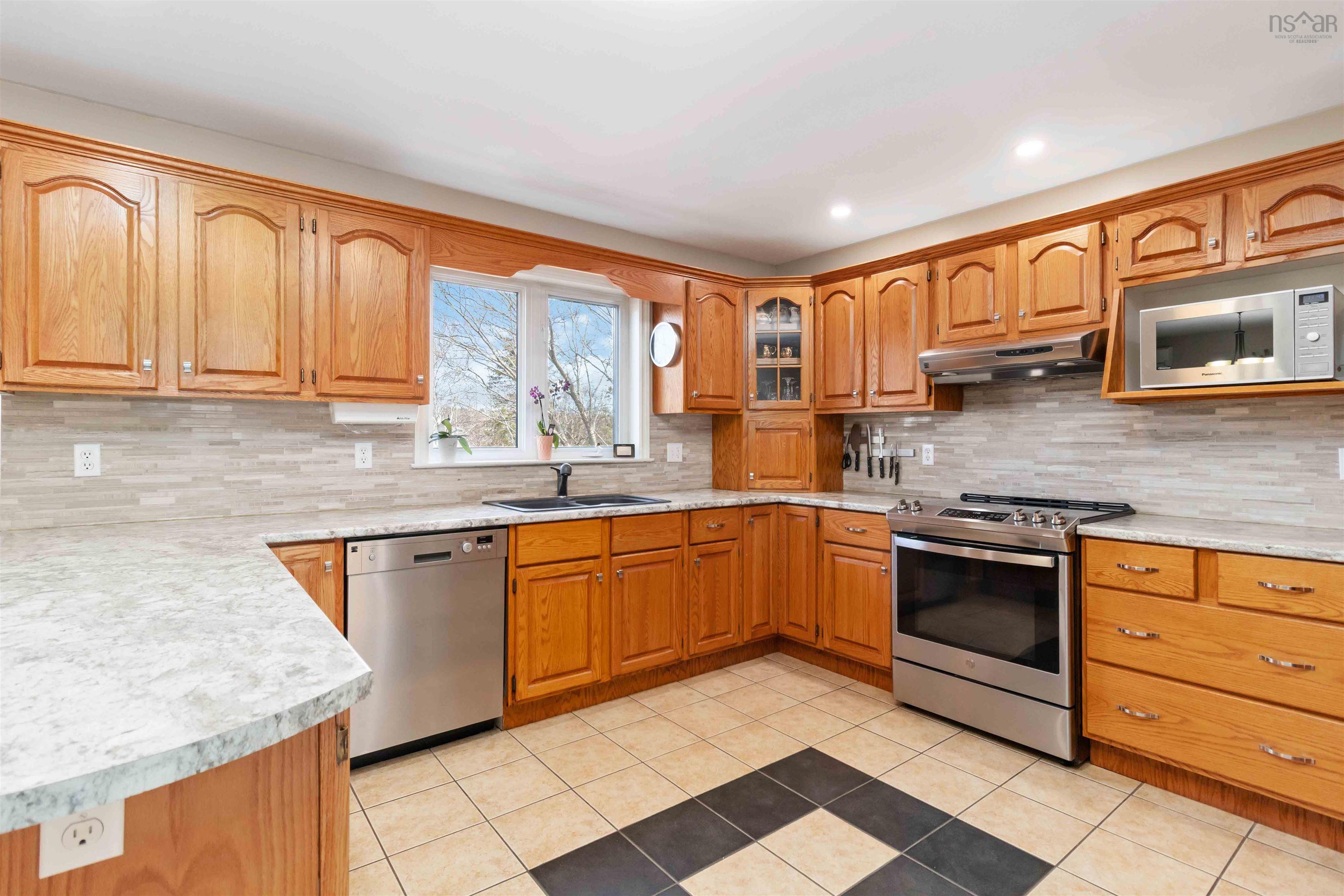 $629,000.00: 32 Hillview Drive, Dartmouth