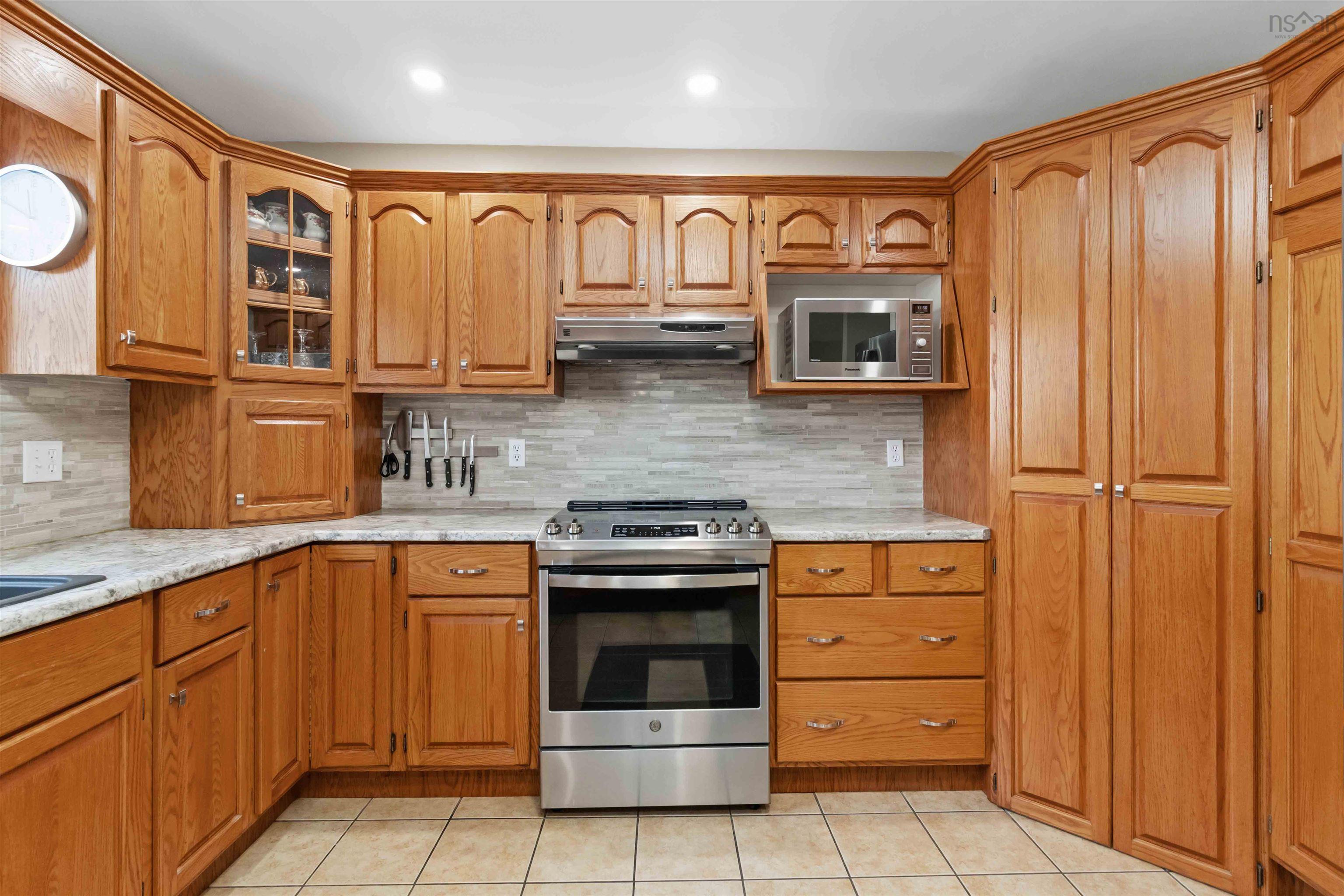 $629,000.00: 32 Hillview Drive, Dartmouth