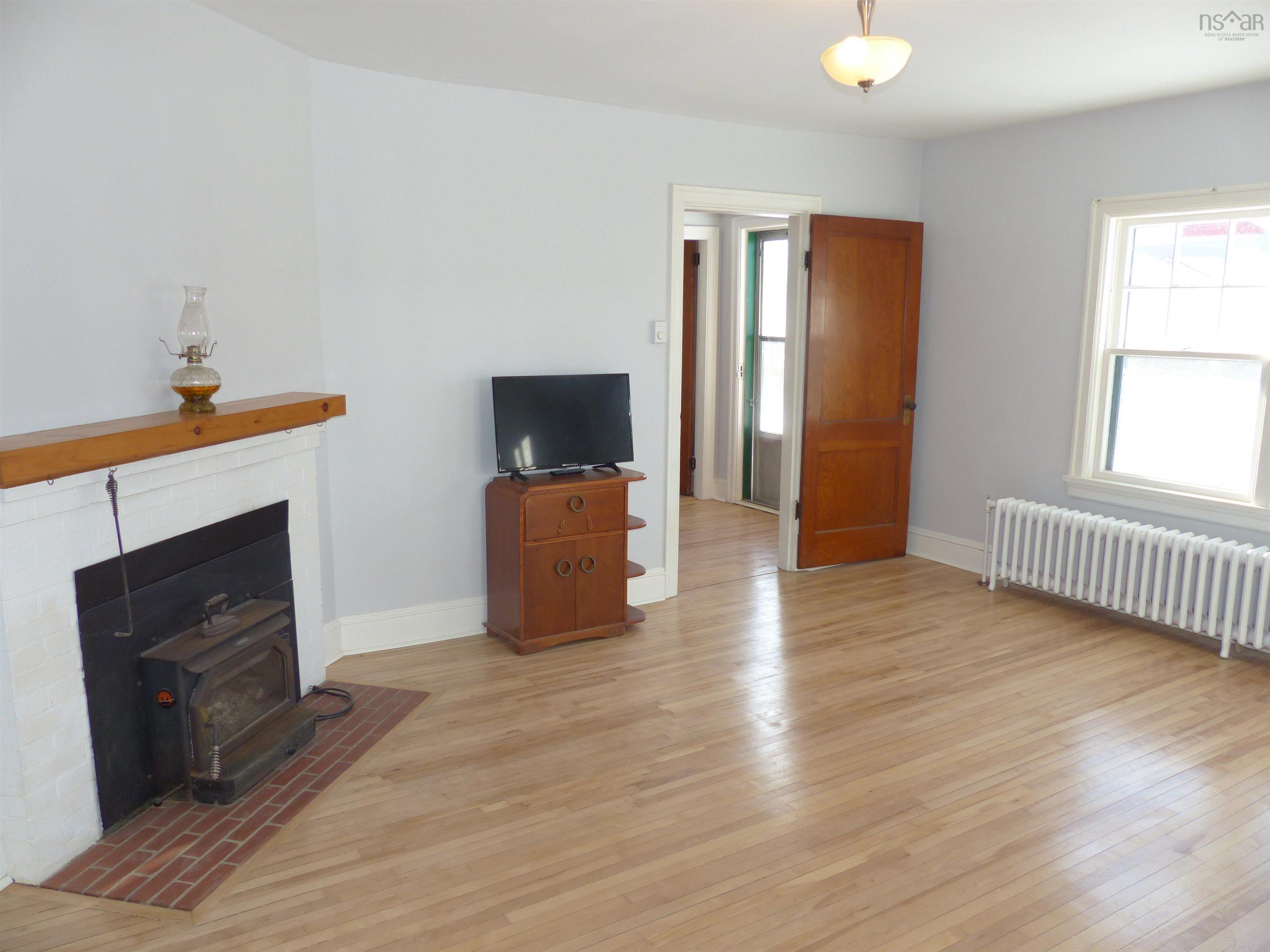 $389,900.00: 5393 Highway 3, Chester Basin