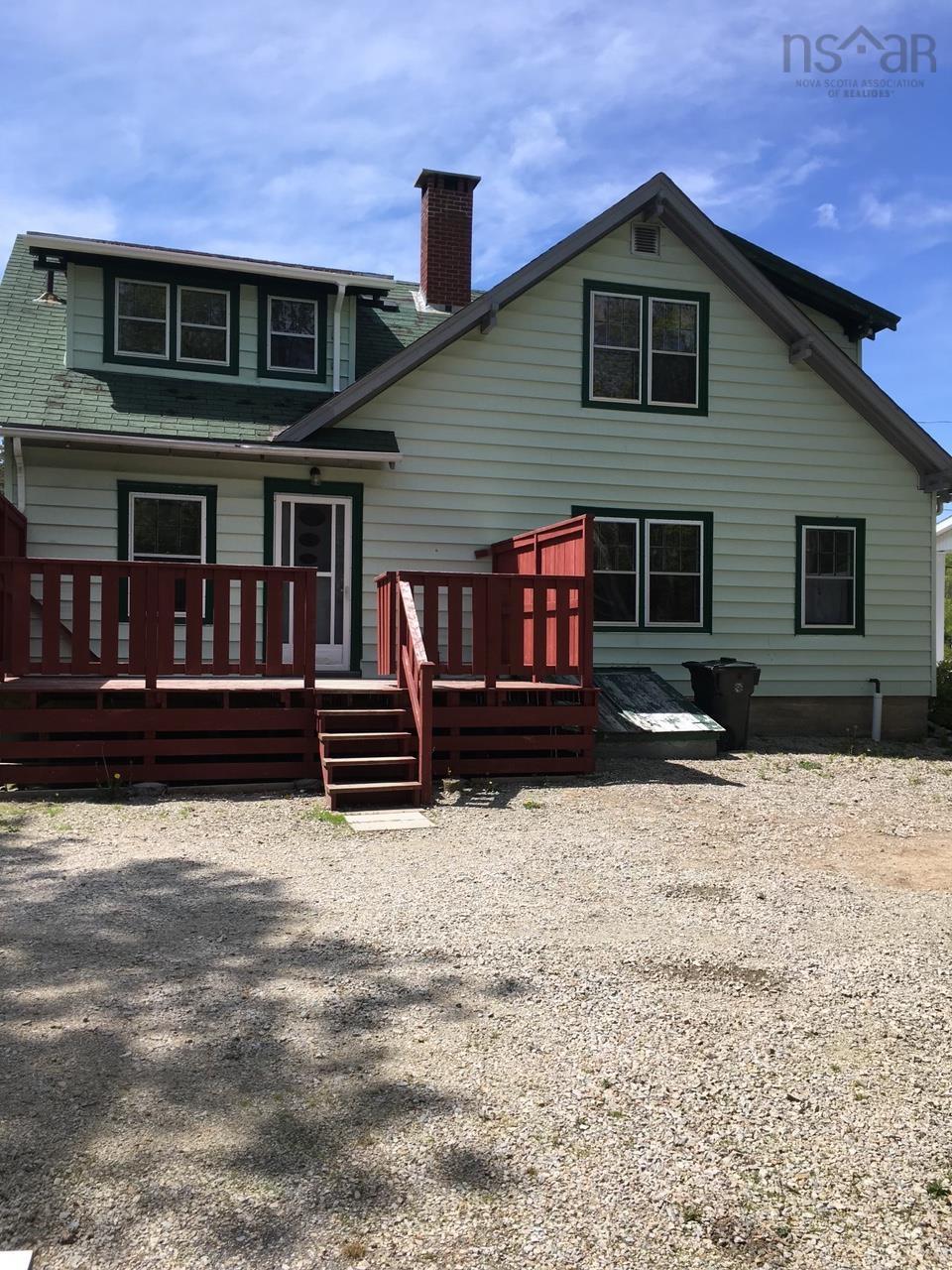 $389,900.00: 5393 Highway 3, Chester Basin