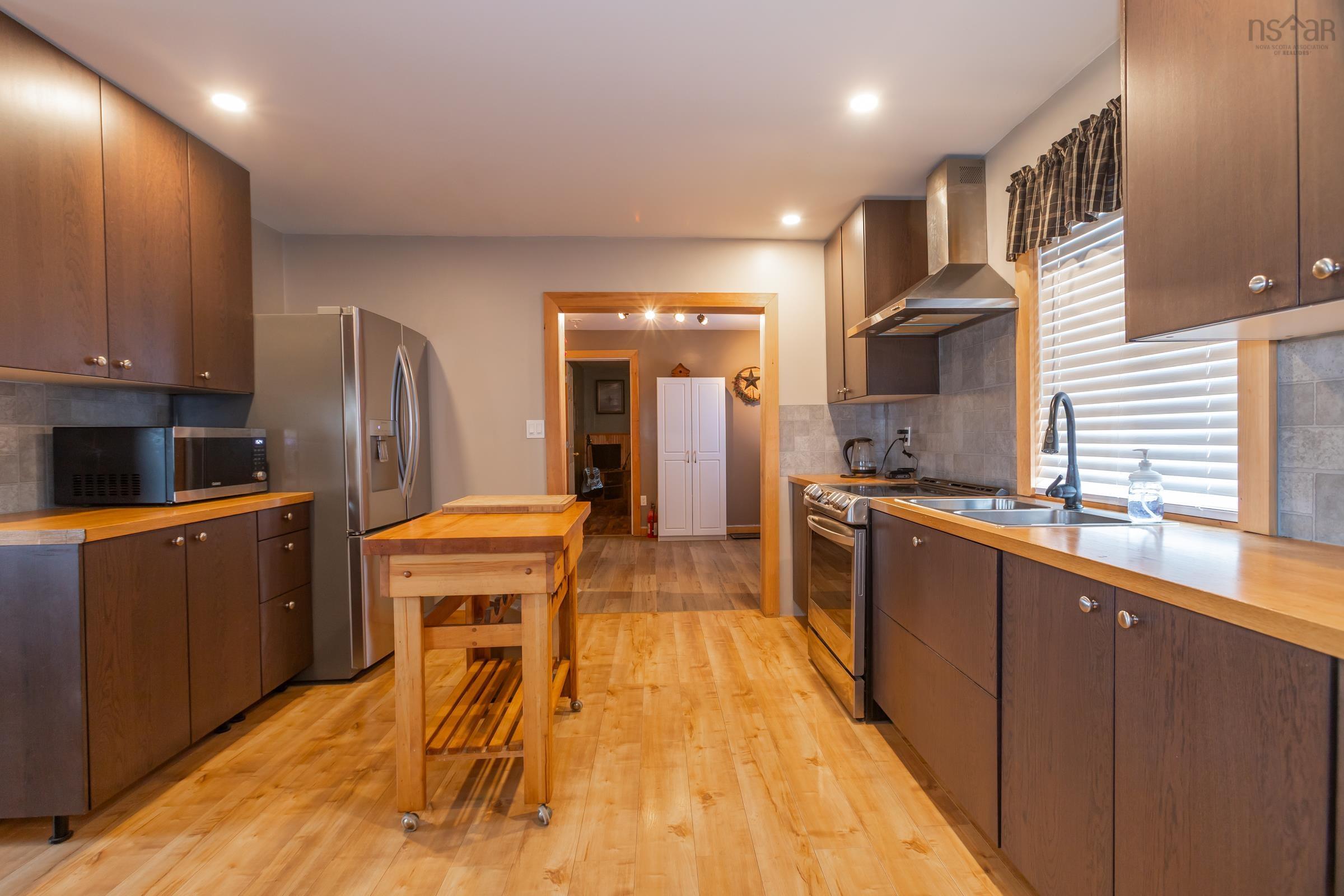 $1,200,000.00: 4752 Highway 1, Granville Ferry