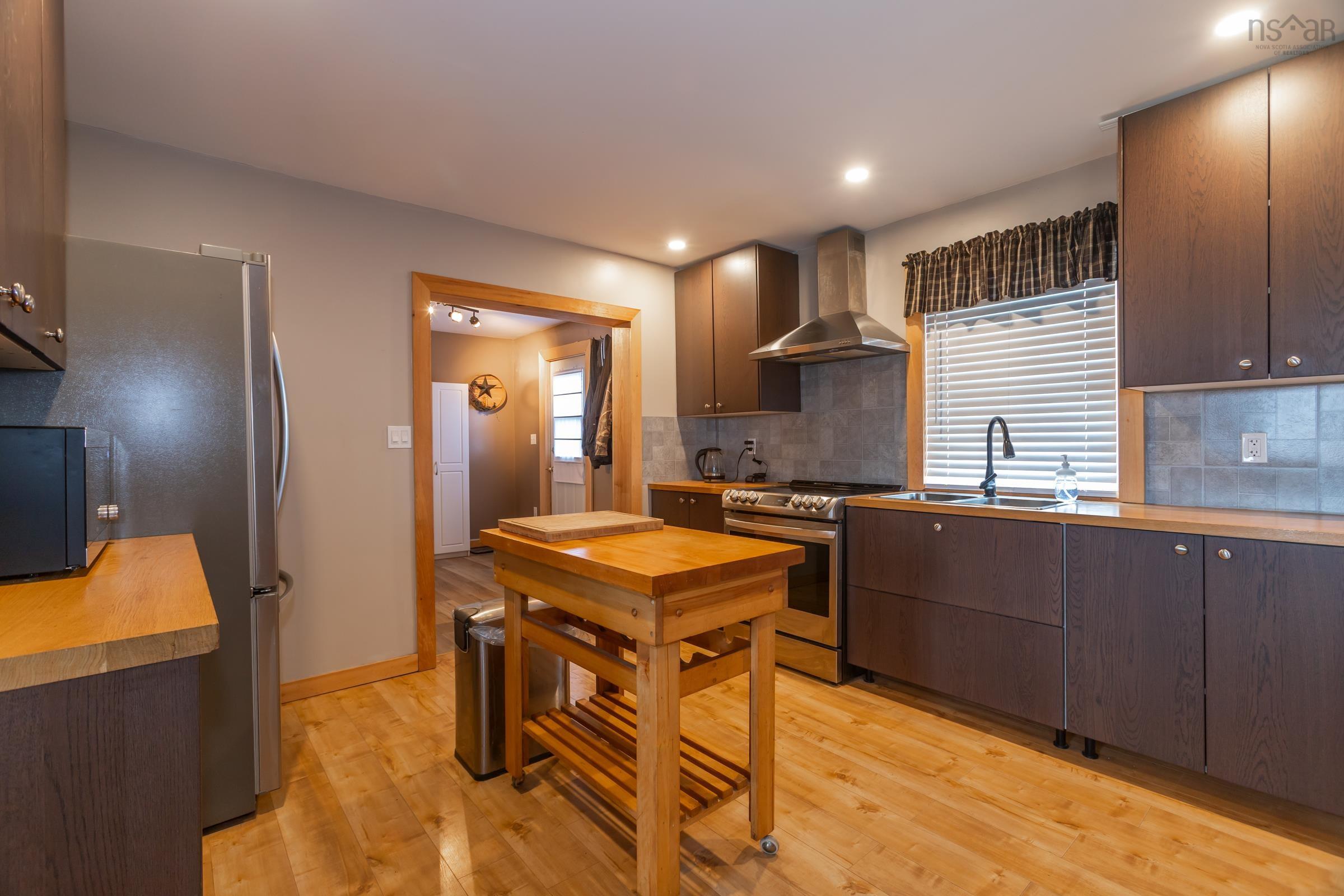 $1,200,000.00: 4752 Highway 1, Granville Ferry