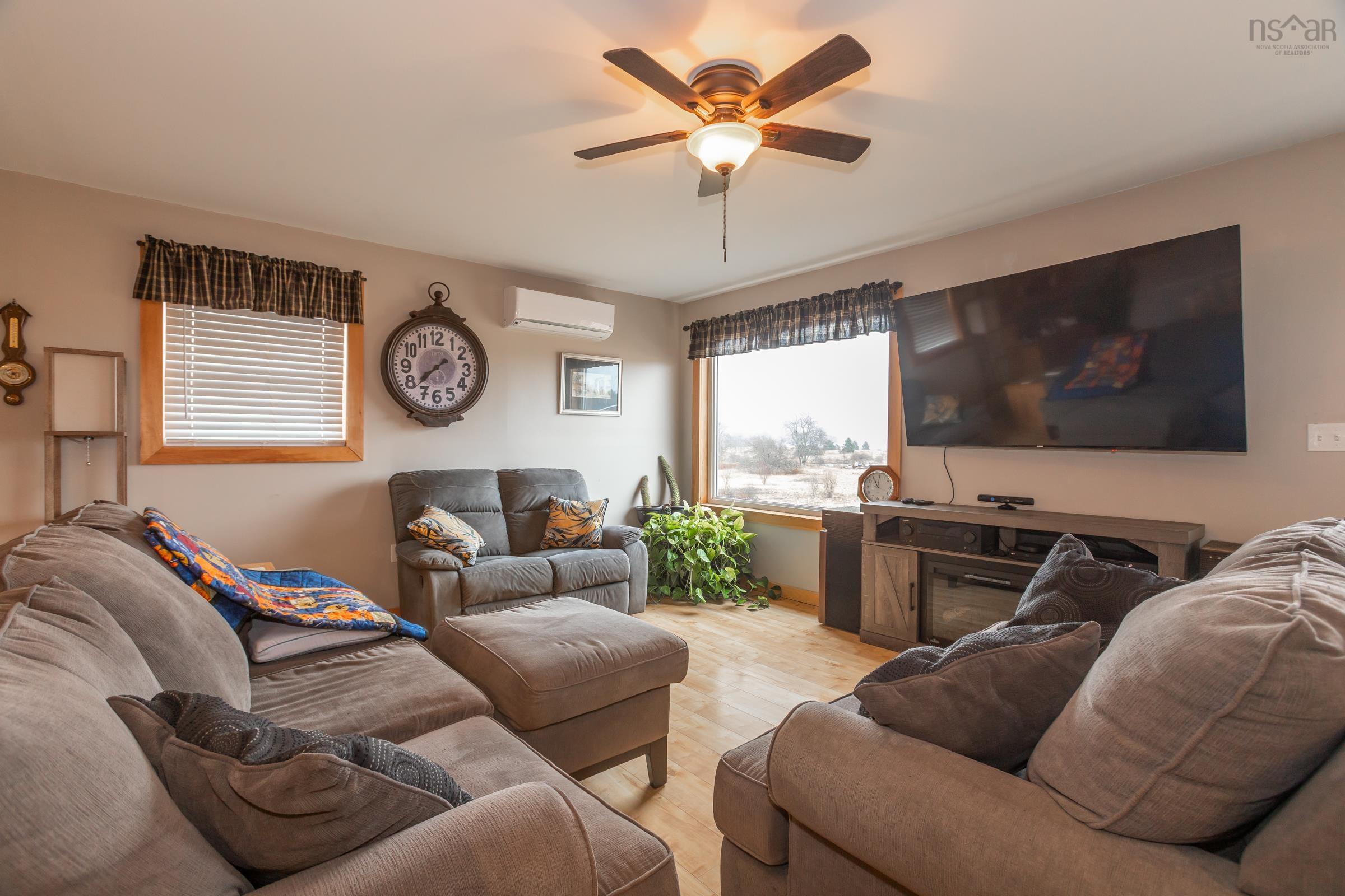 $1,200,000.00: 4752 Highway 1, Granville Ferry