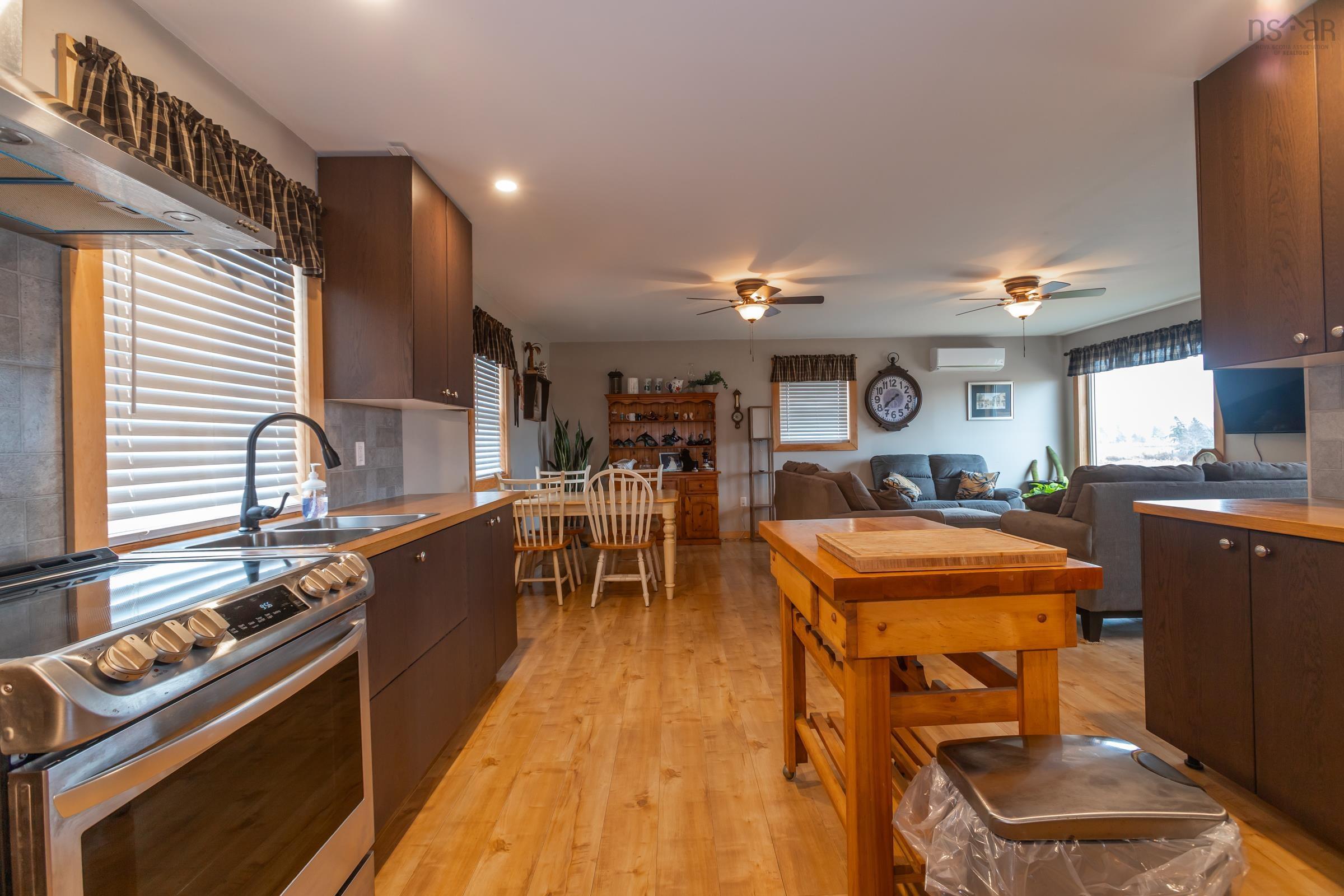$1,200,000.00: 4752 Highway 1, Granville Ferry