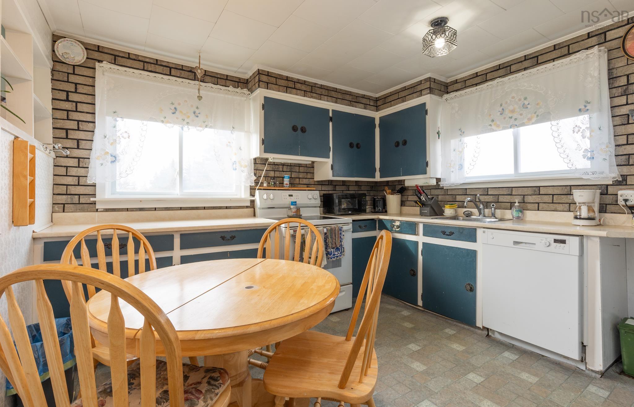 $249,900.00: 268 Lakeside Road, Hebron