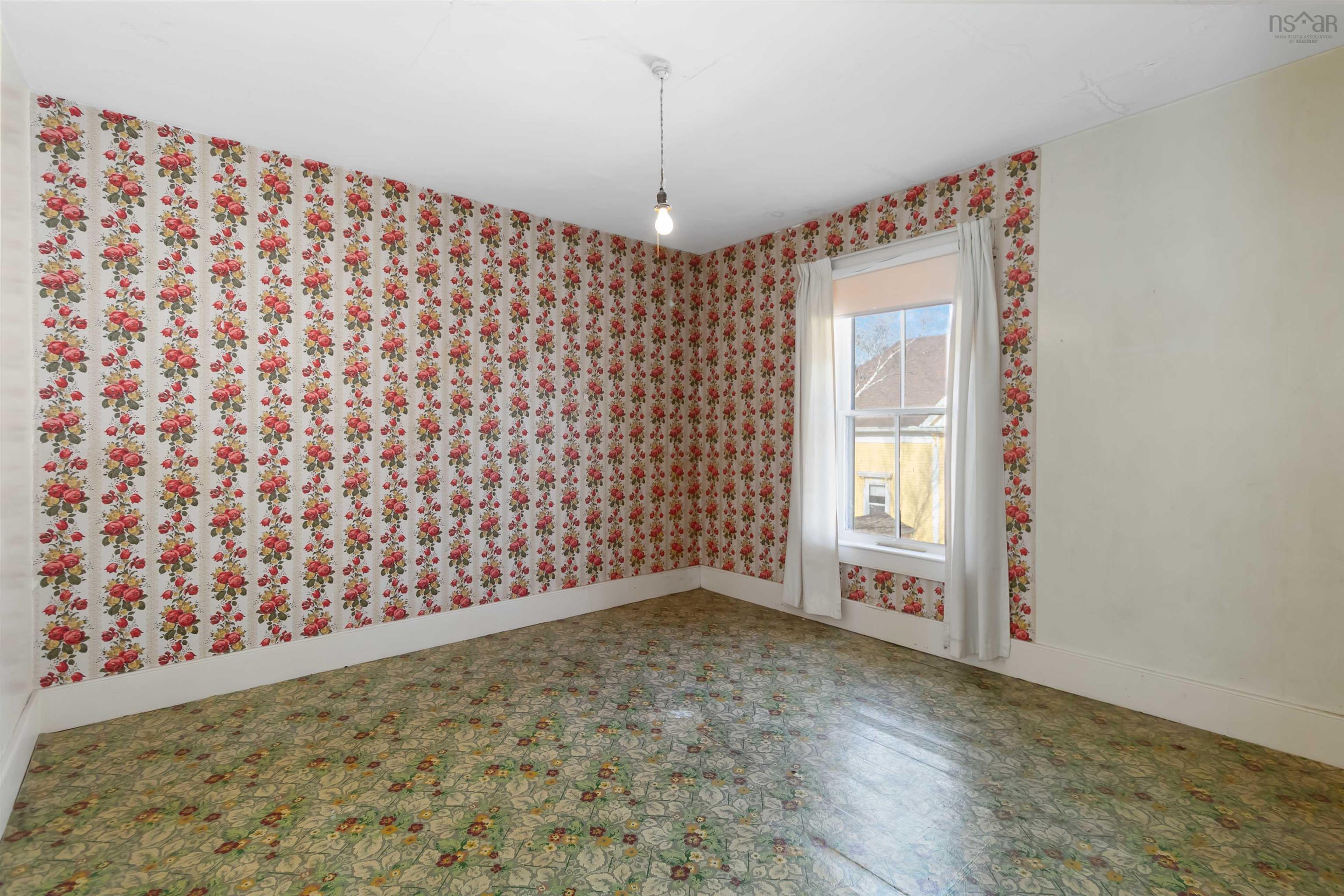 $395,900.00: 21 Green Street, Lunenburg