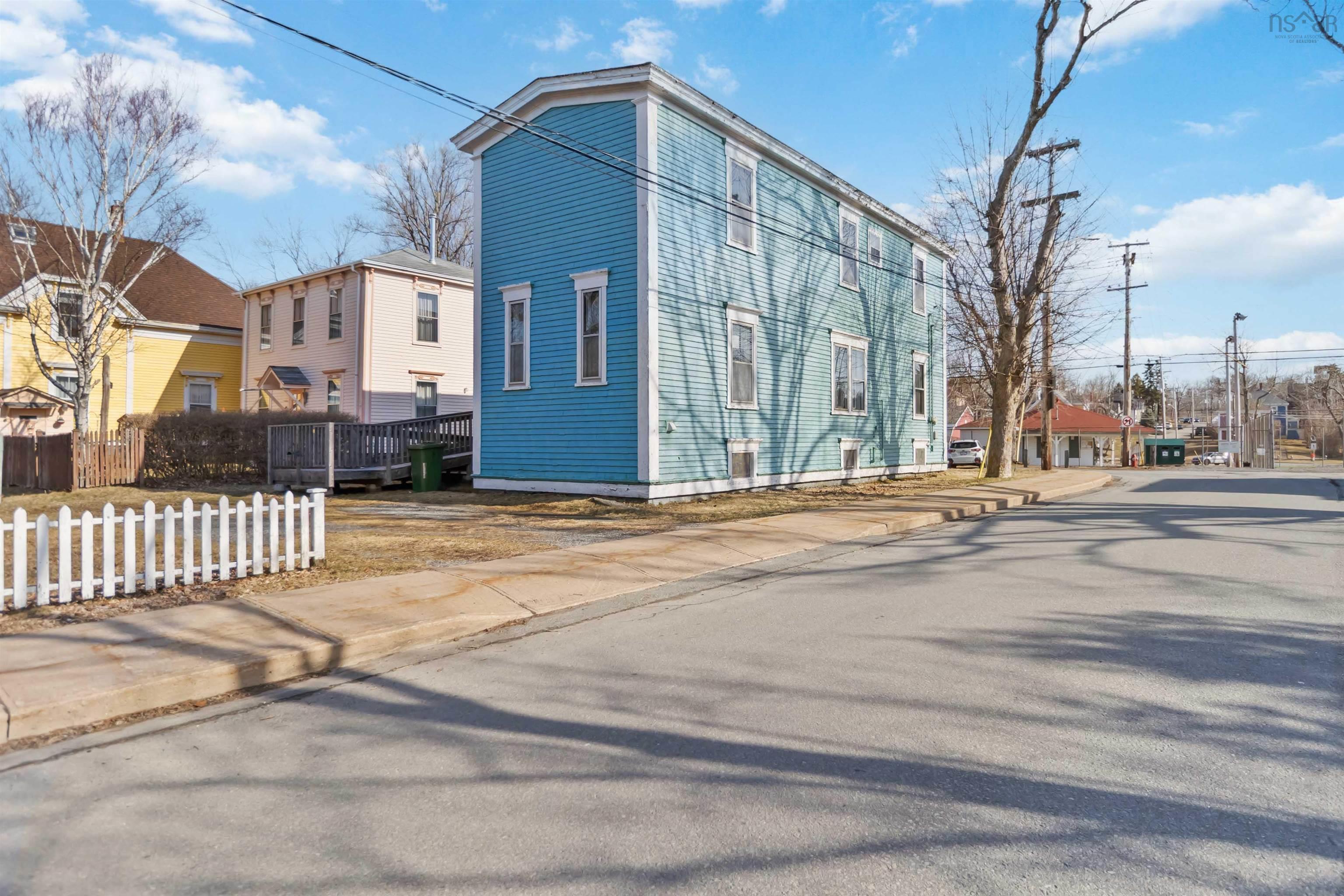 $395,900.00: 21 Green Street, Lunenburg