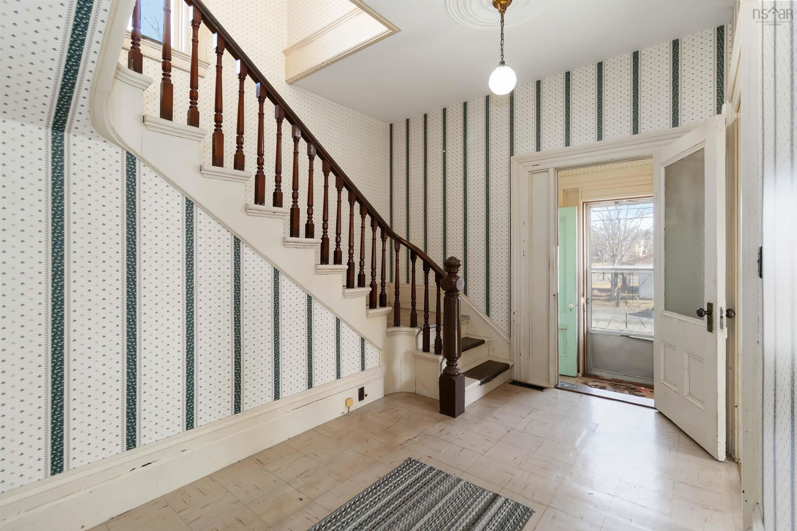 $395,900.00: 21 Green Street, Lunenburg