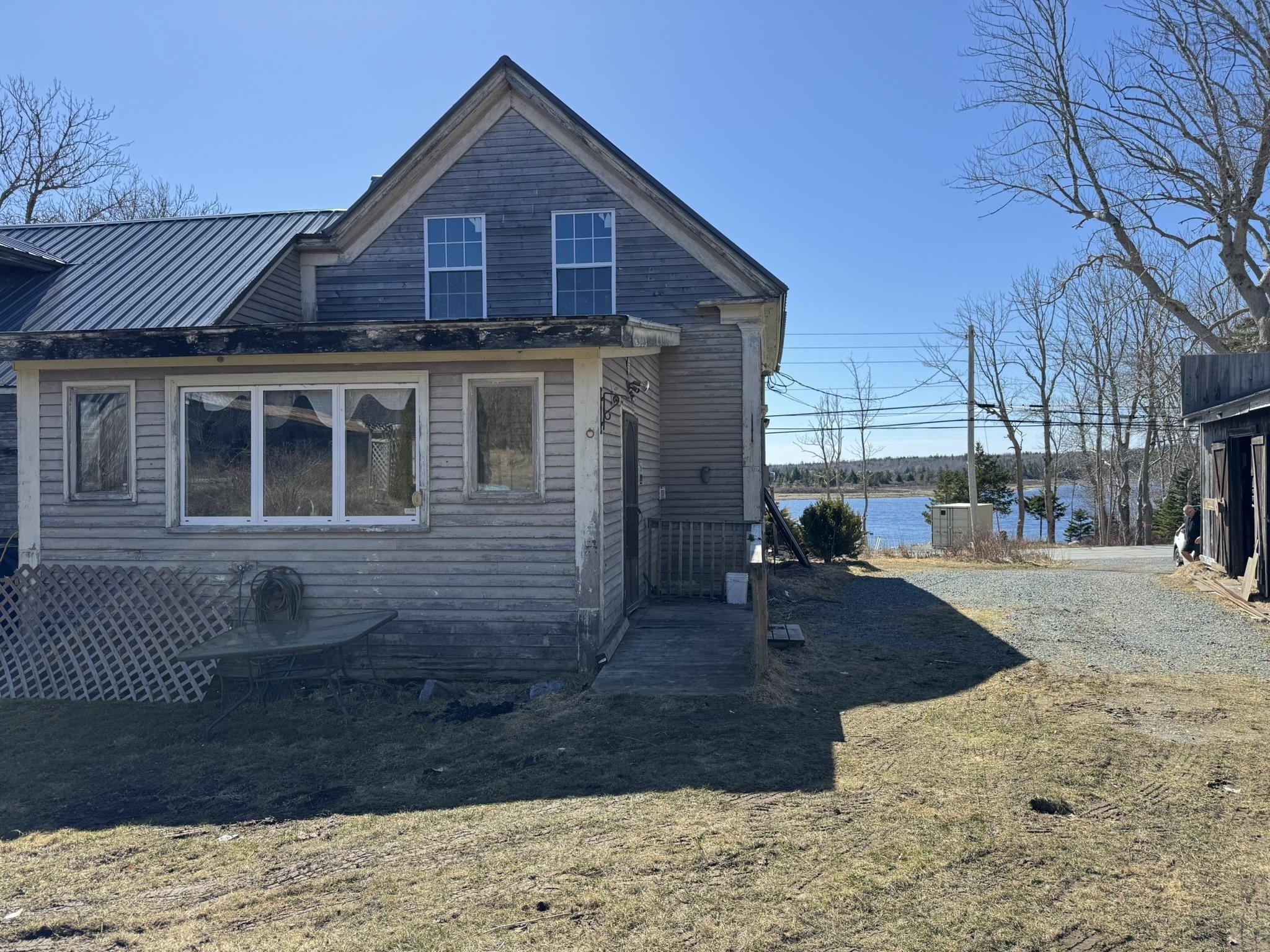$399,000.00: 7584 Highway 3, Summerville Centre