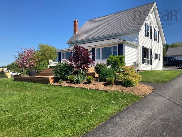 $549,900.00: 676 201 Highway, Moschelle