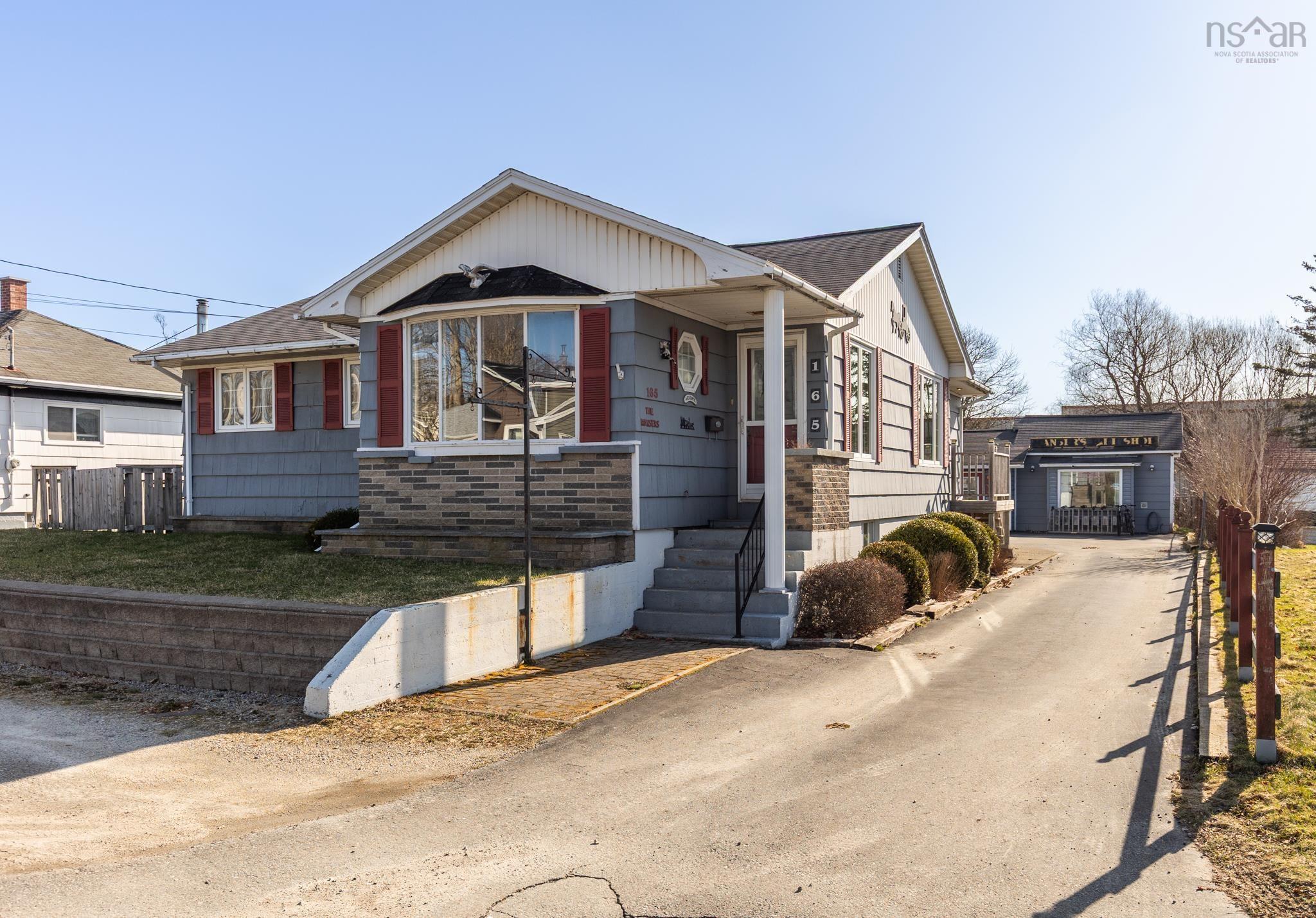 $279,900.00: 165 Pleasant Street, Yarmouth