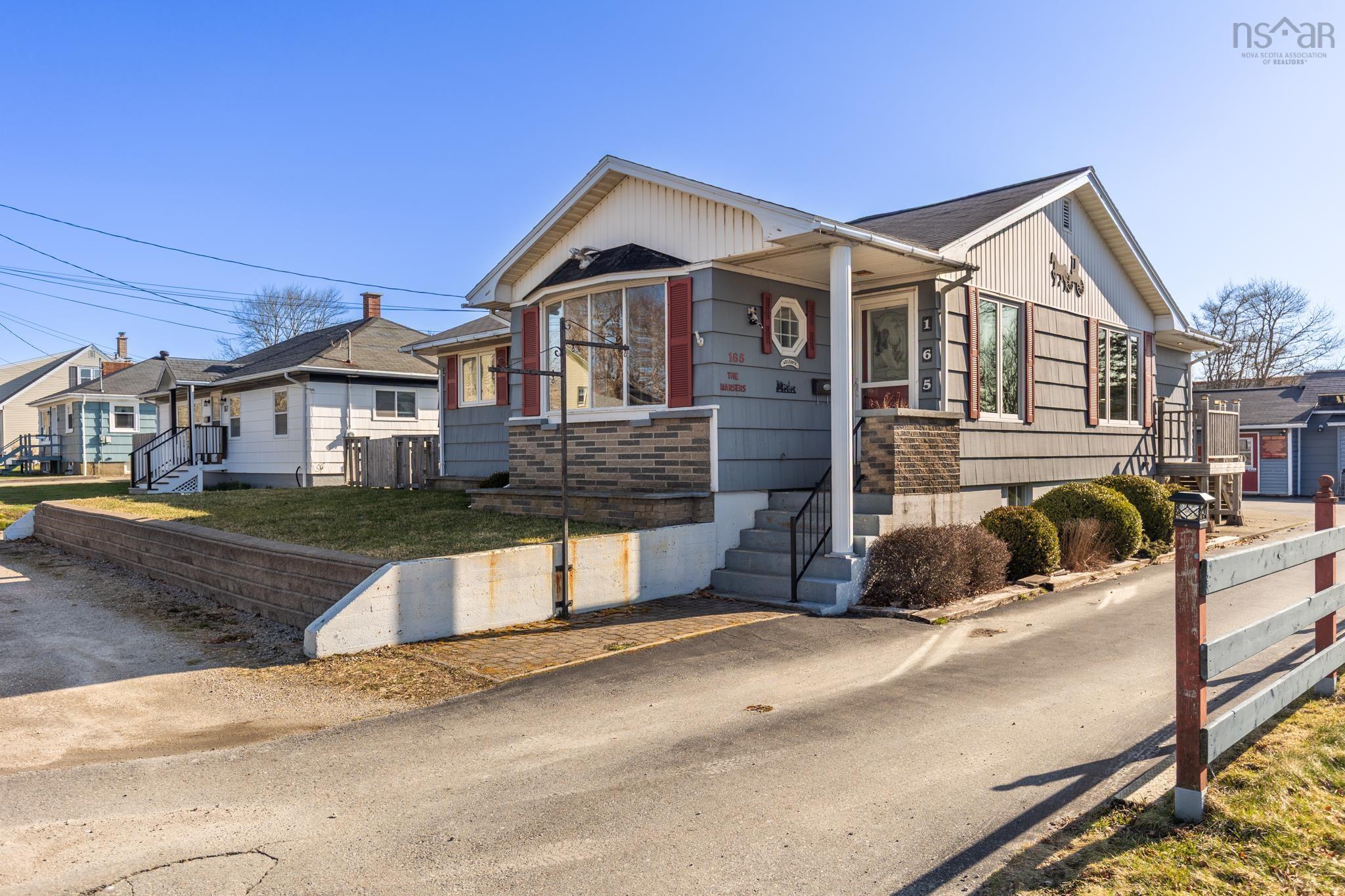 $279,900.00: 165 Pleasant Street, Yarmouth