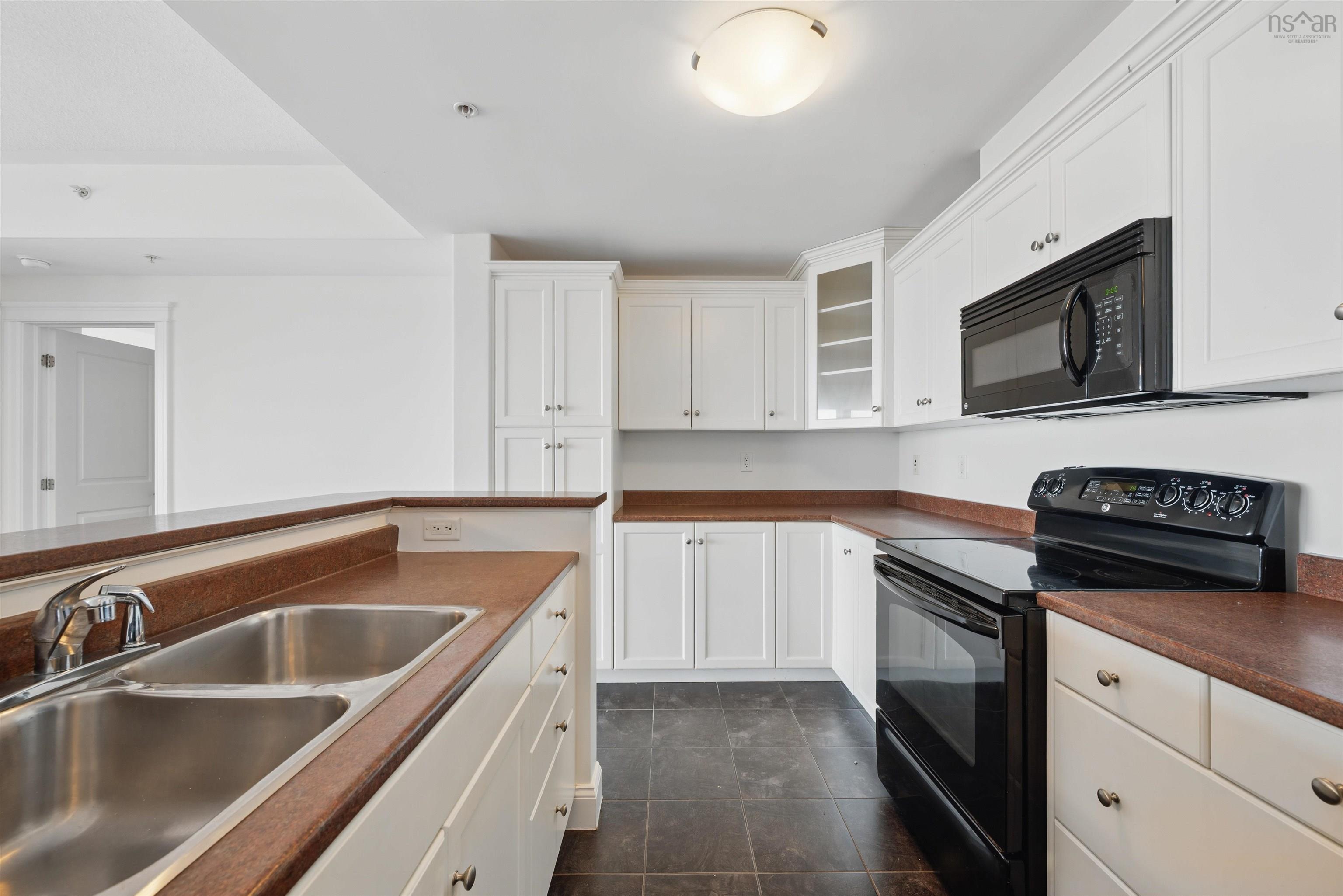 $469,900.00: 912 60 Walter Havill Drive, Halifax