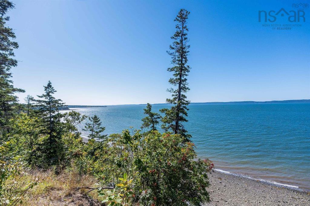 $259,900.00: 7093 Highway 101, Plympton