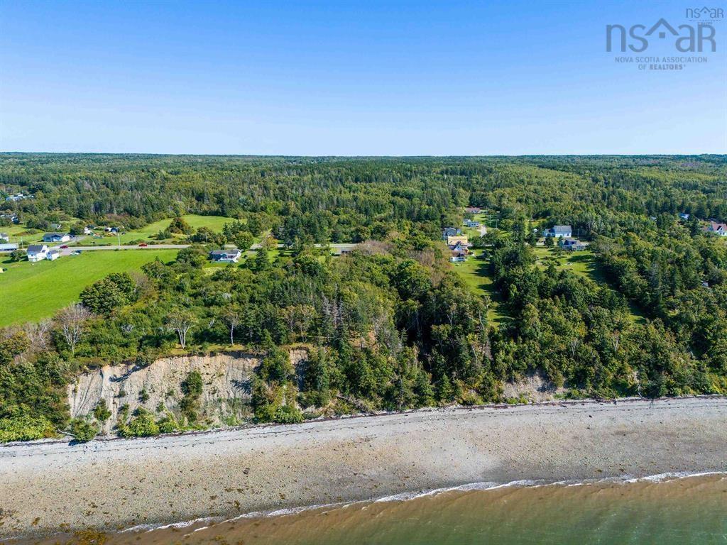 $259,900.00: 7093 Highway 101, Plympton