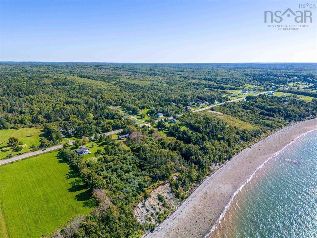 $259,900.00: 7093 Highway 101, Plympton