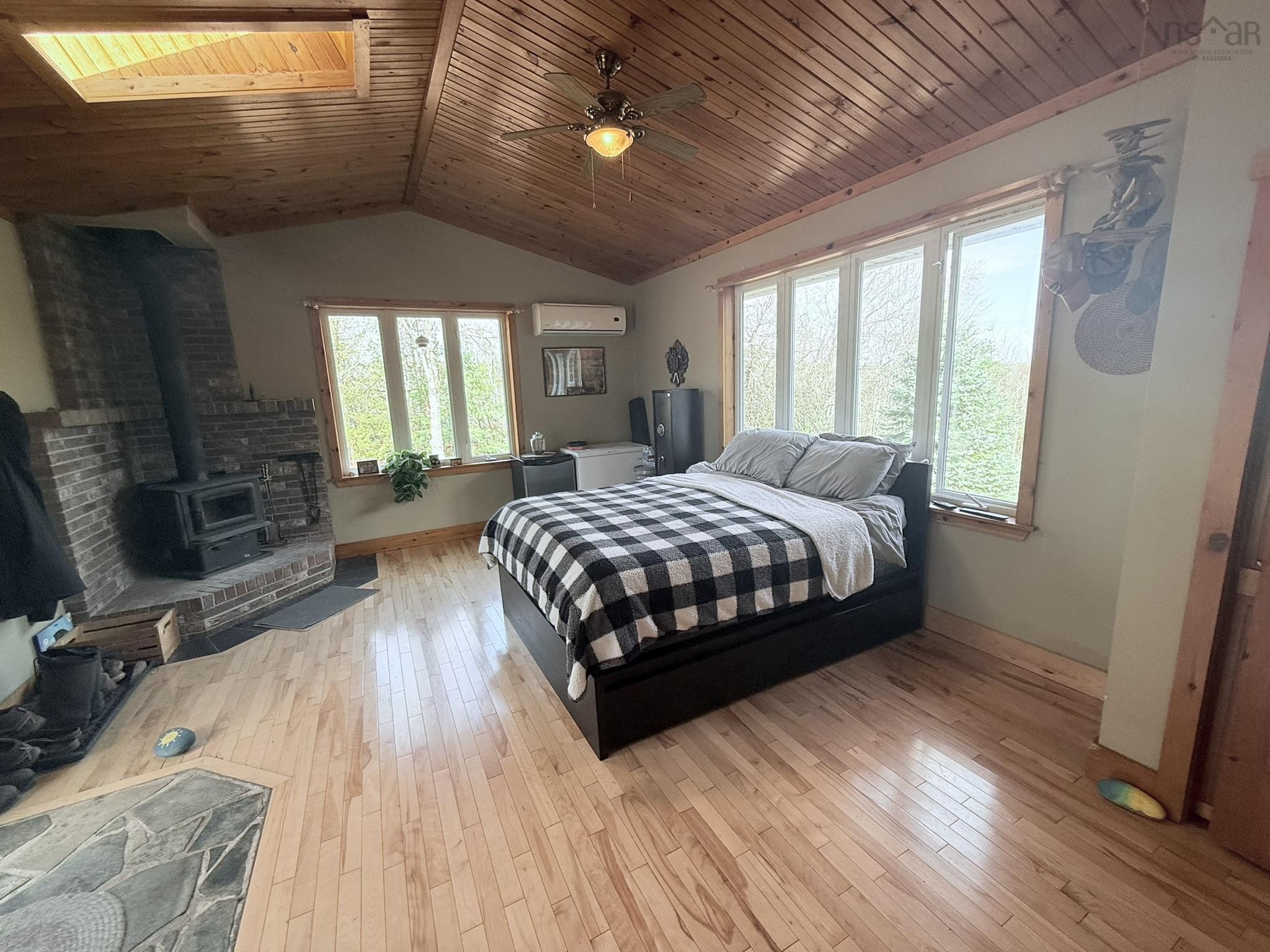 $417,500.00: 652 EAST EARLTOWN Road, East Earltown