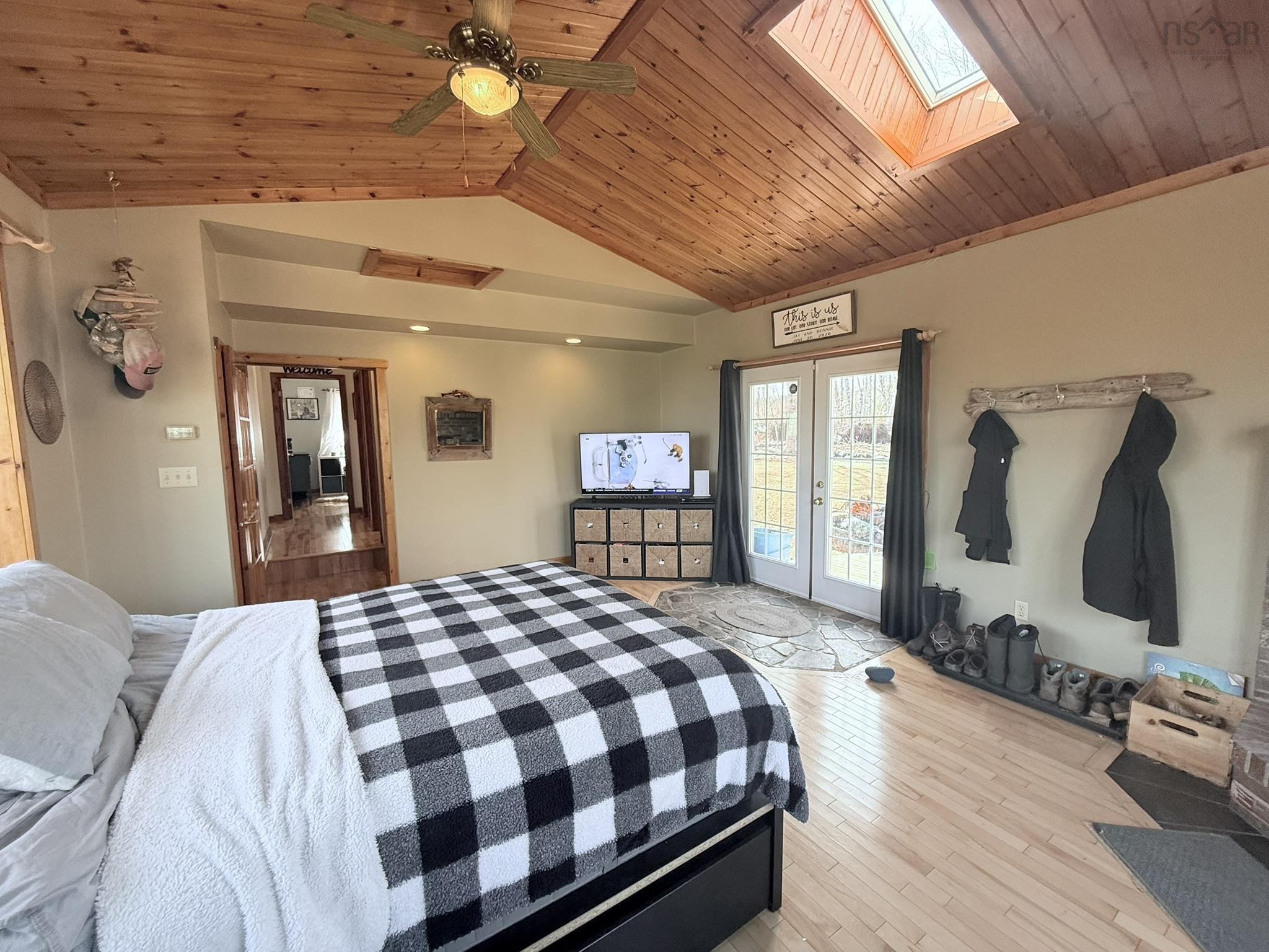 $417,500.00: 652 EAST EARLTOWN Road, East Earltown