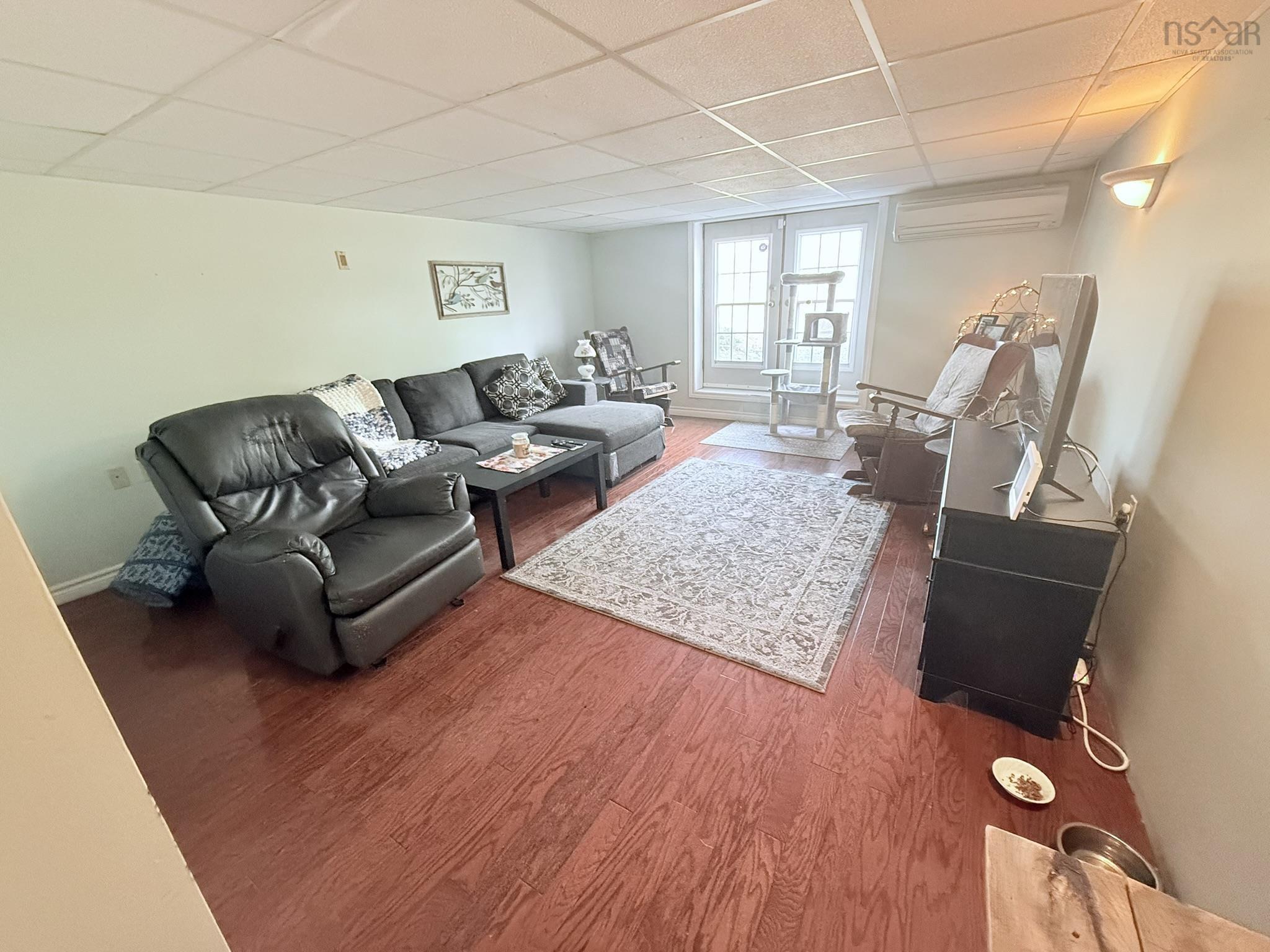 $417,500.00: 652 EAST EARLTOWN Road, East Earltown