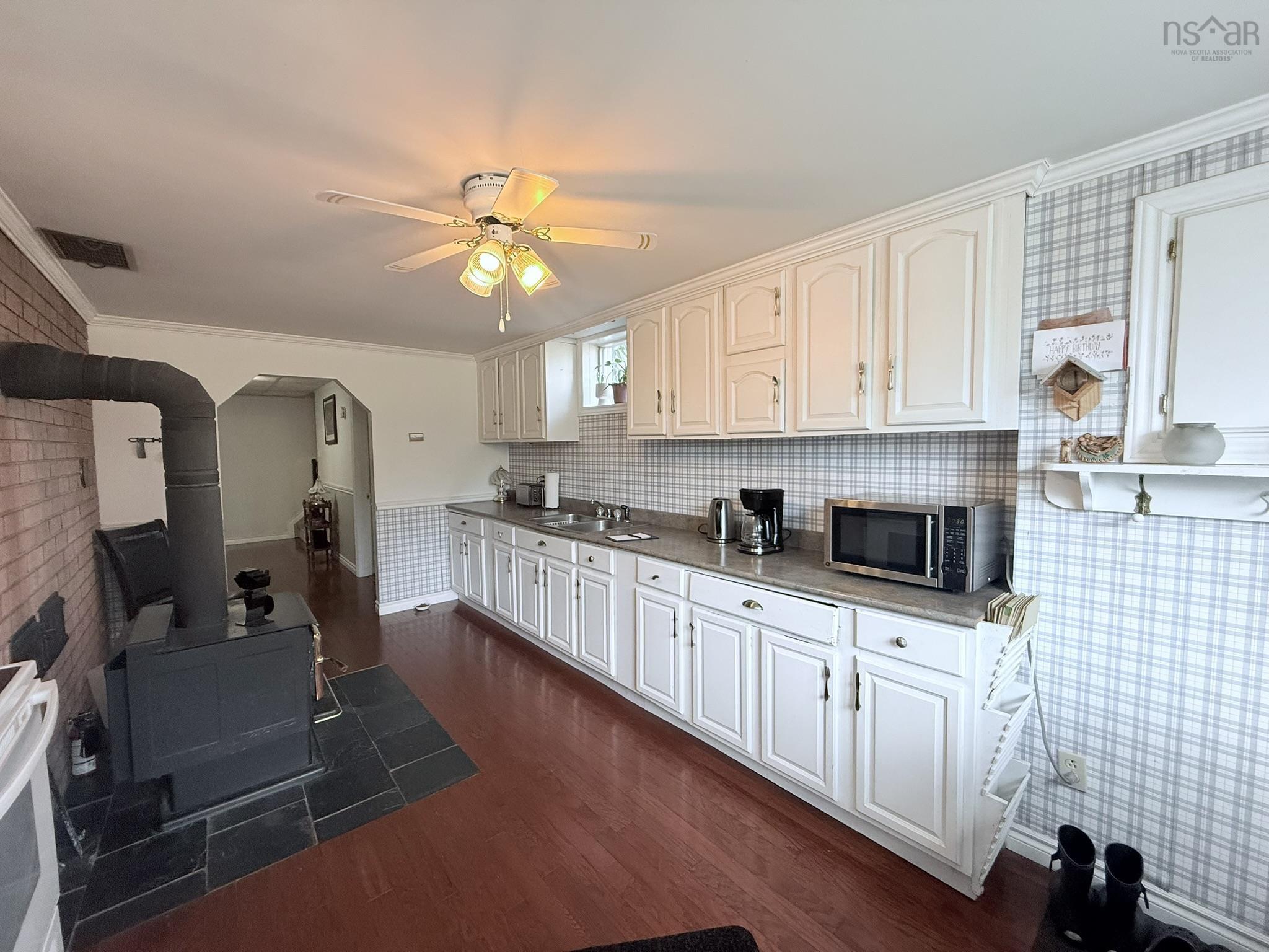 $417,500.00: 652 EAST EARLTOWN Road, East Earltown