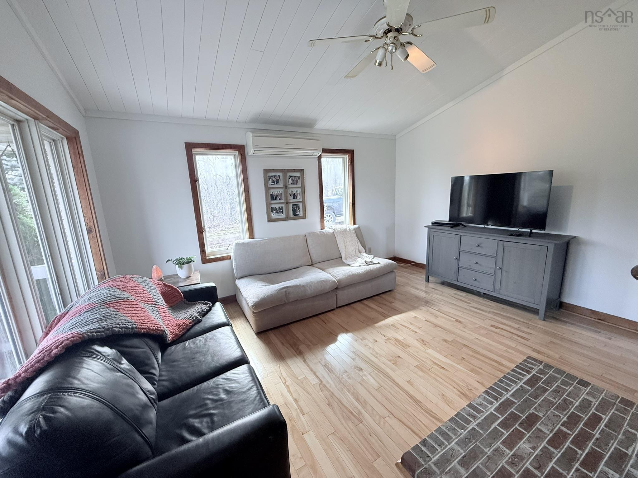 $417,500.00: 652 EAST EARLTOWN Road, East Earltown