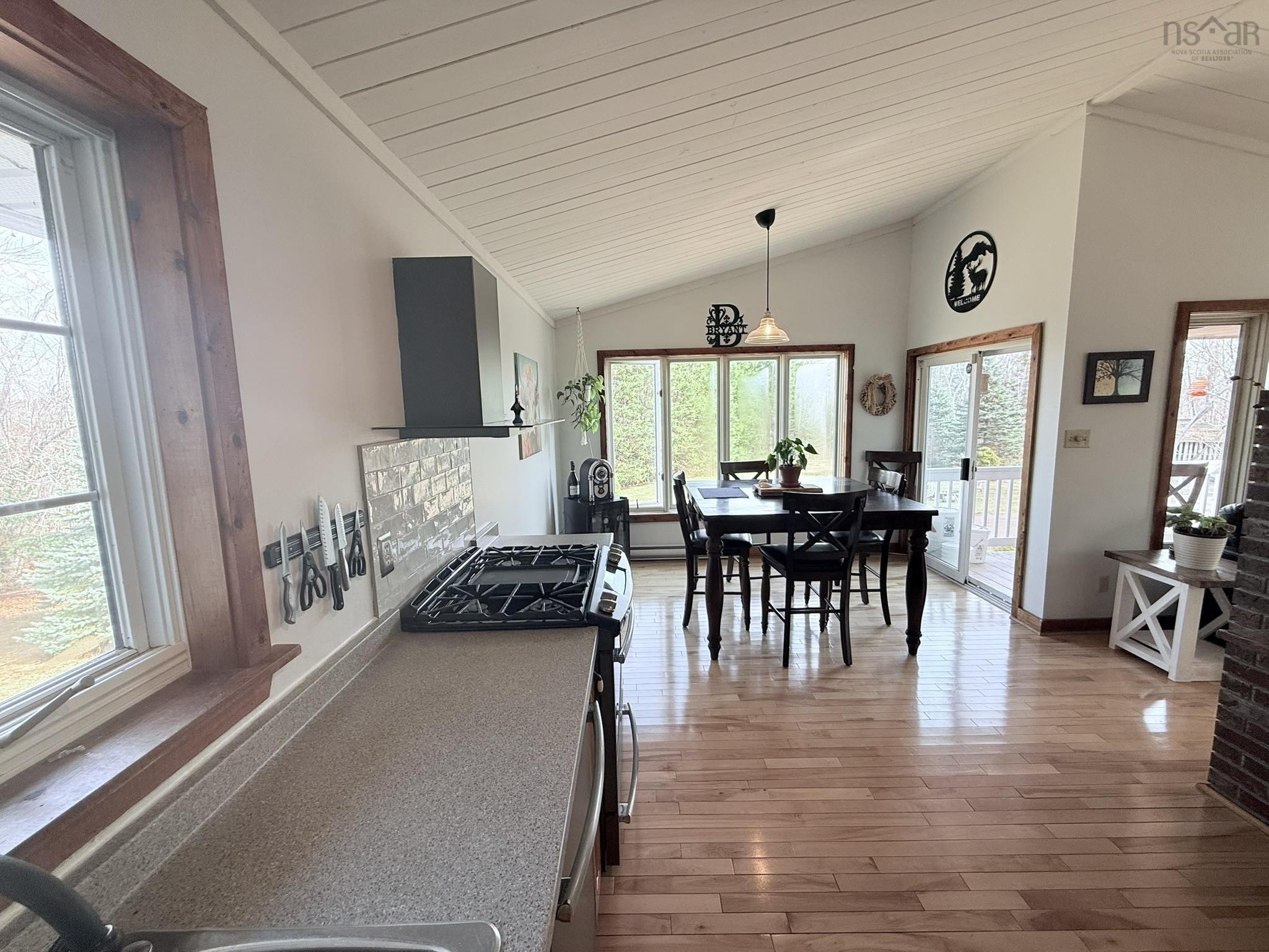 $417,500.00: 652 EAST EARLTOWN Road, East Earltown