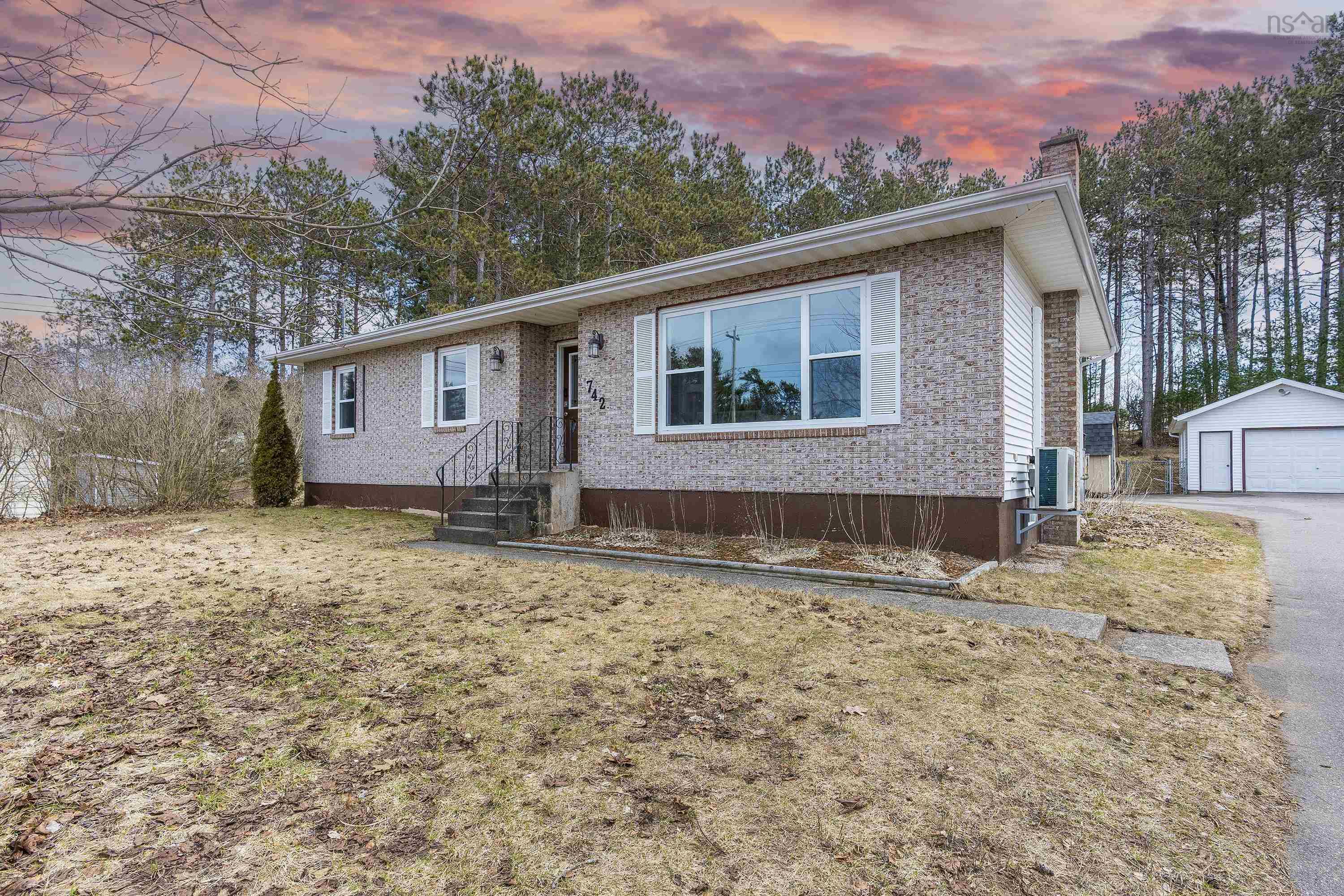 $399,900.00: 742 Balser Drive, Kingston