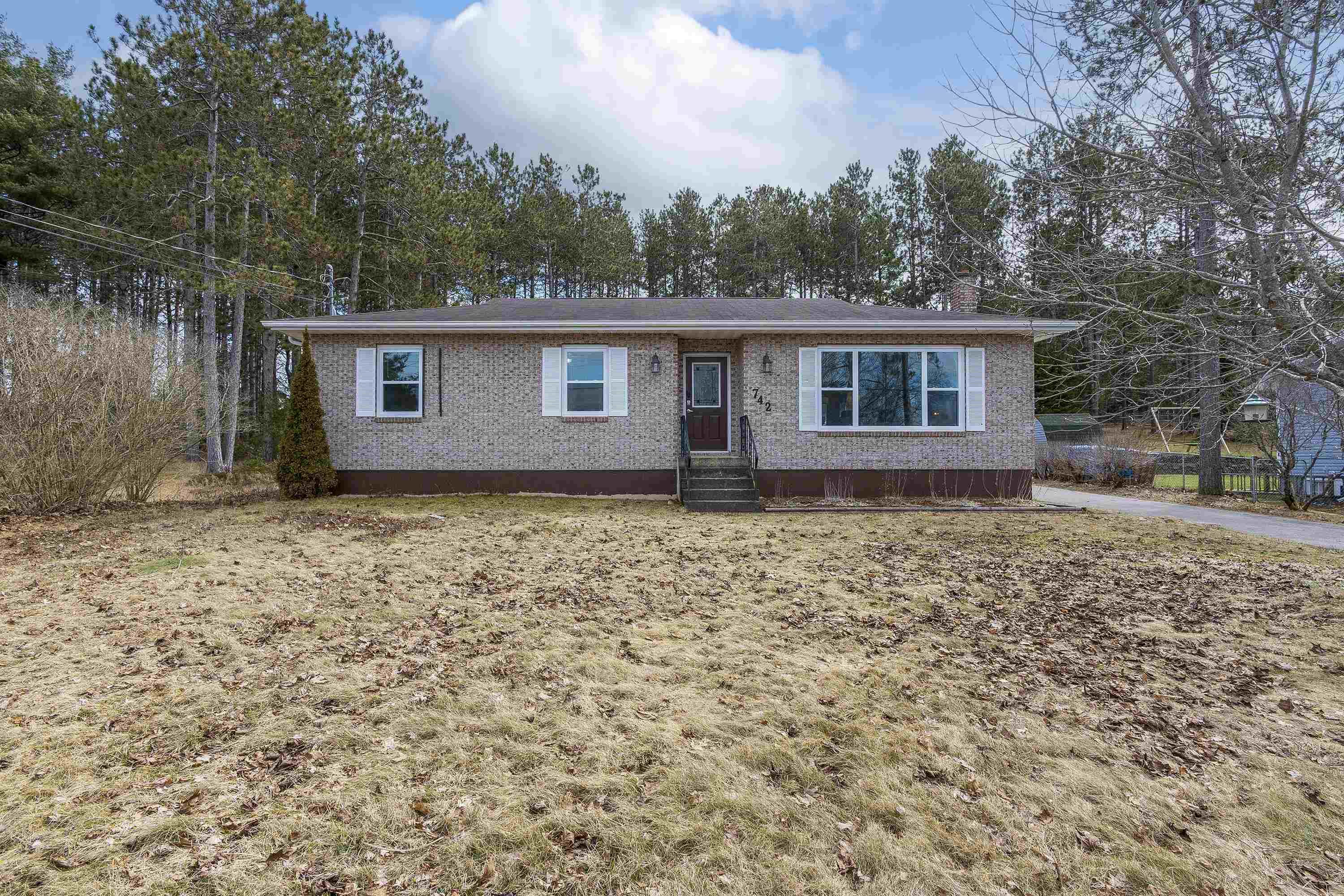$399,900.00: 742 Balser Drive, Kingston