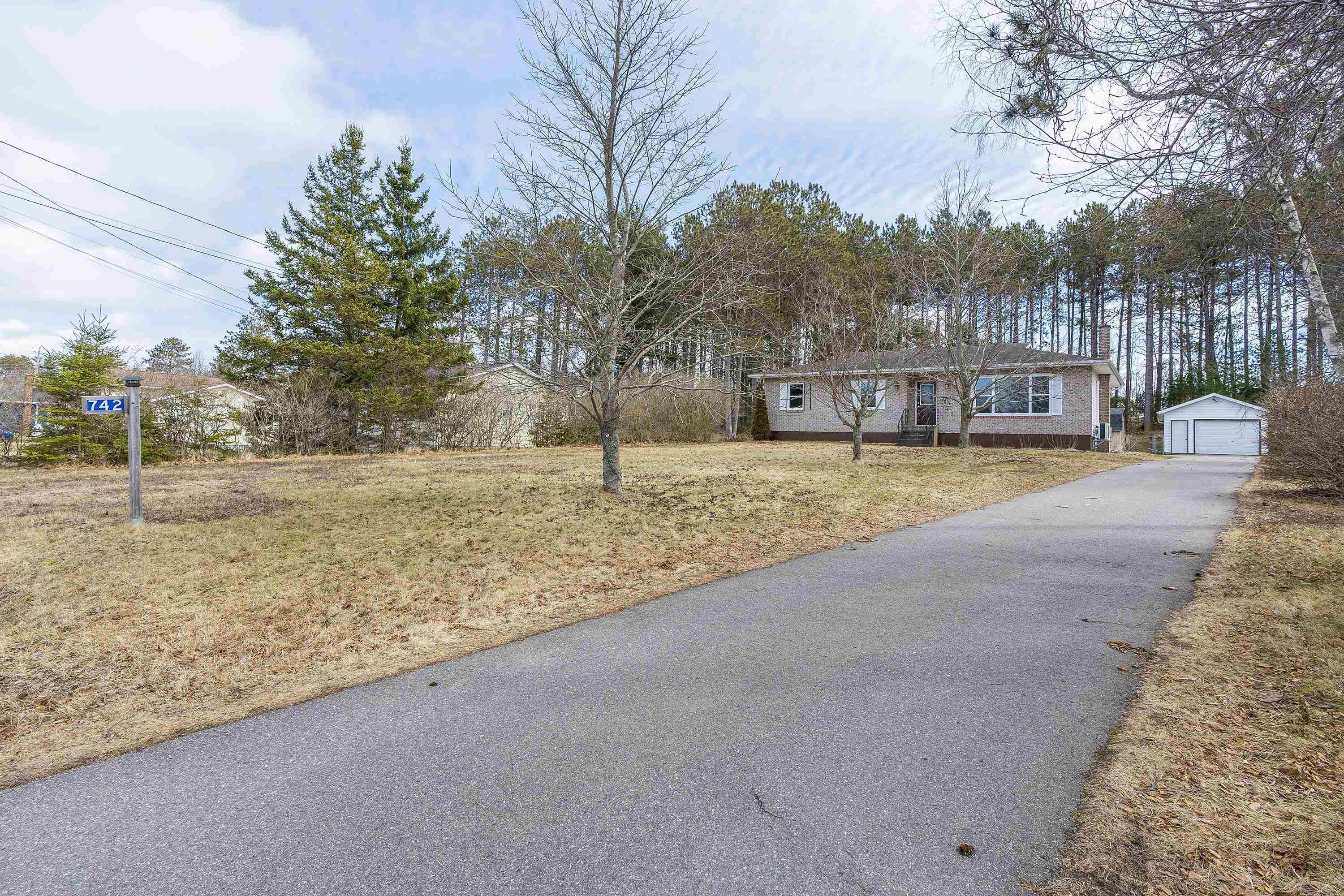 $399,900.00: 742 Balser Drive, Kingston