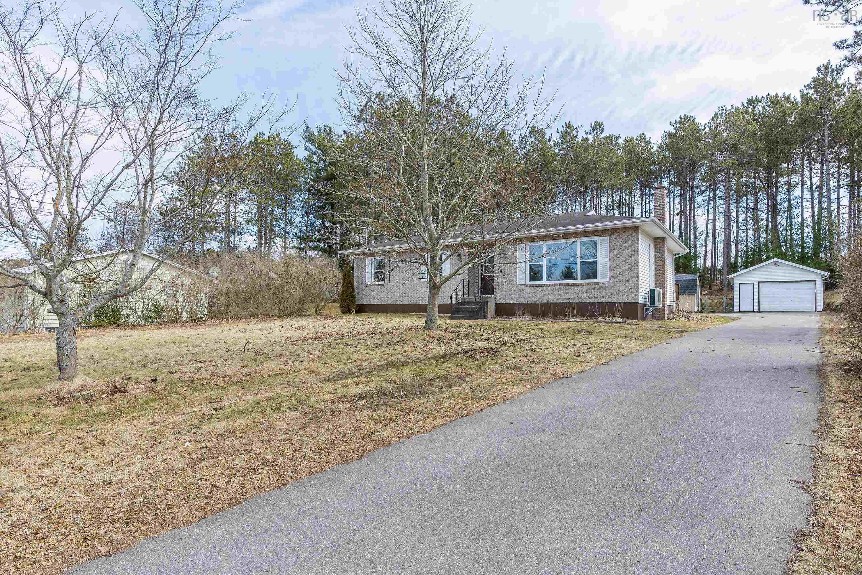 $399,900.00: 742 Balser Drive, Kingston