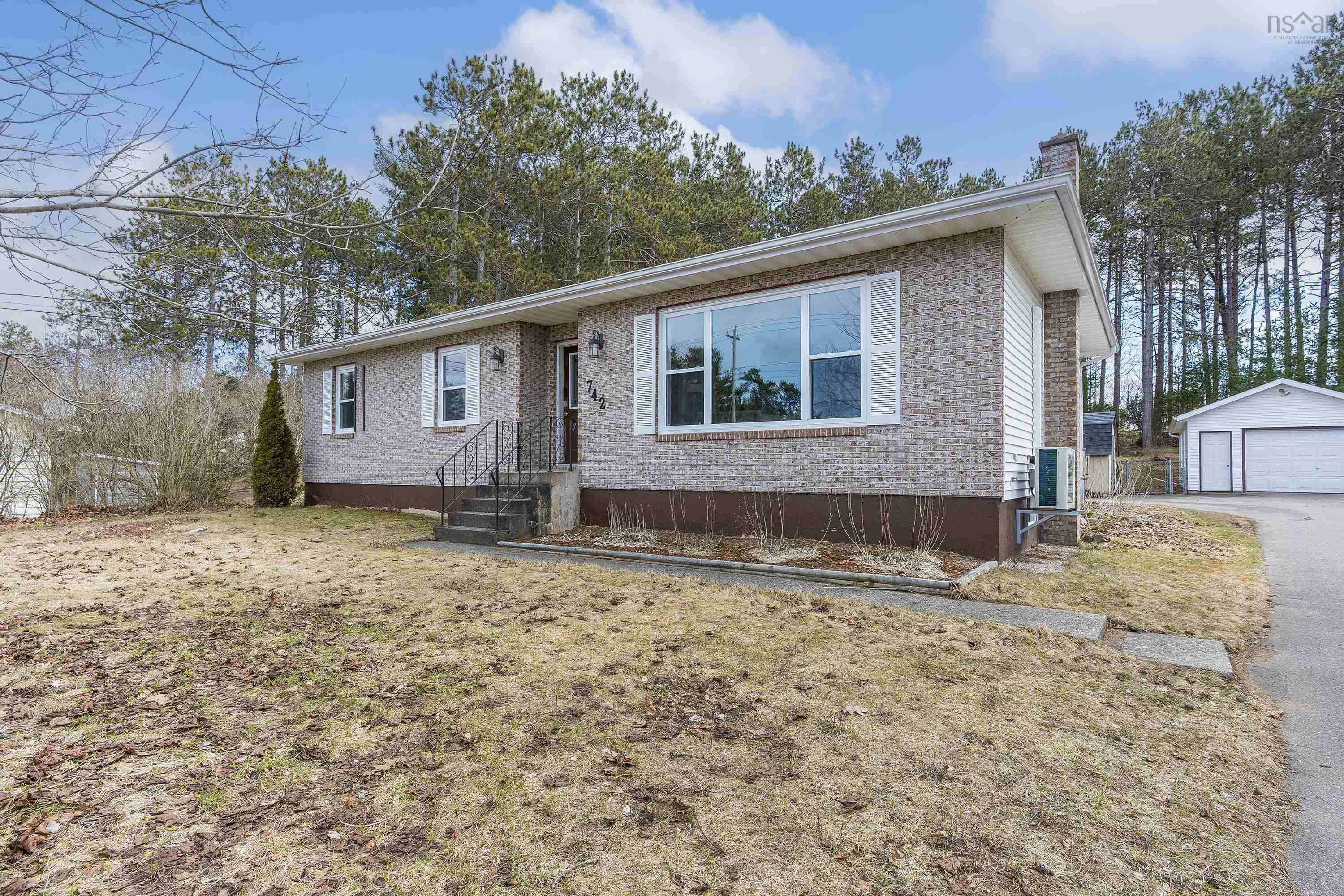 $399,900.00: 742 Balser Drive, Kingston
