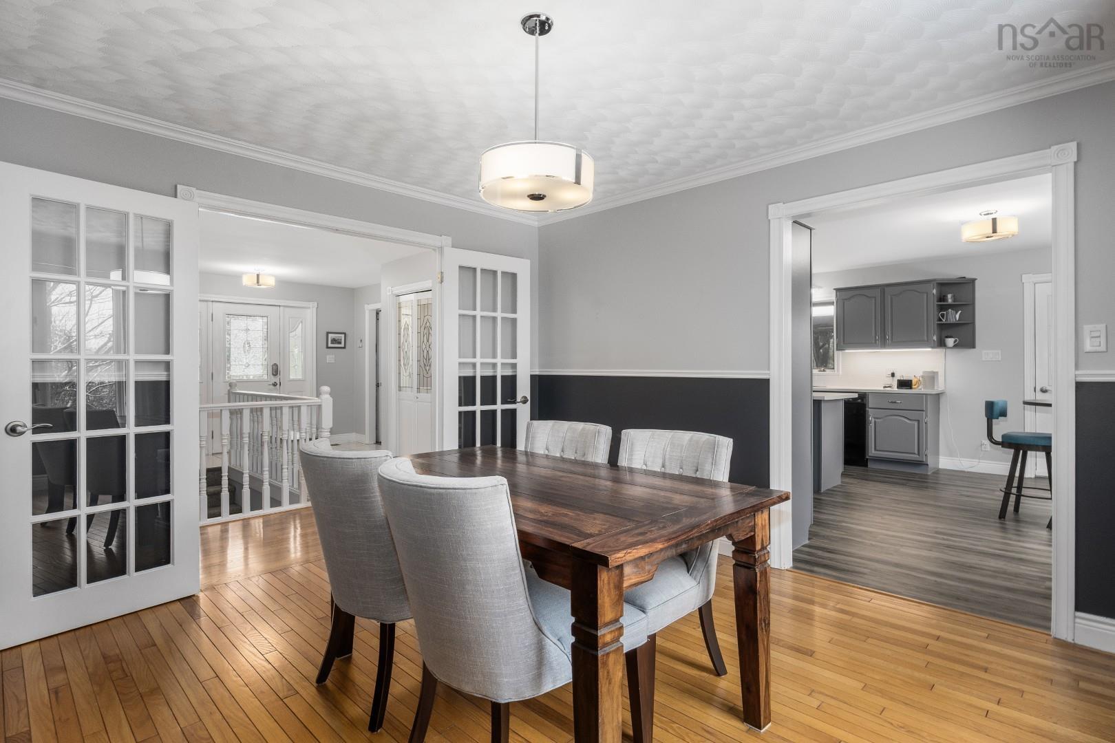 $689,000.00: 18 Foxwood Crescent, Mineville