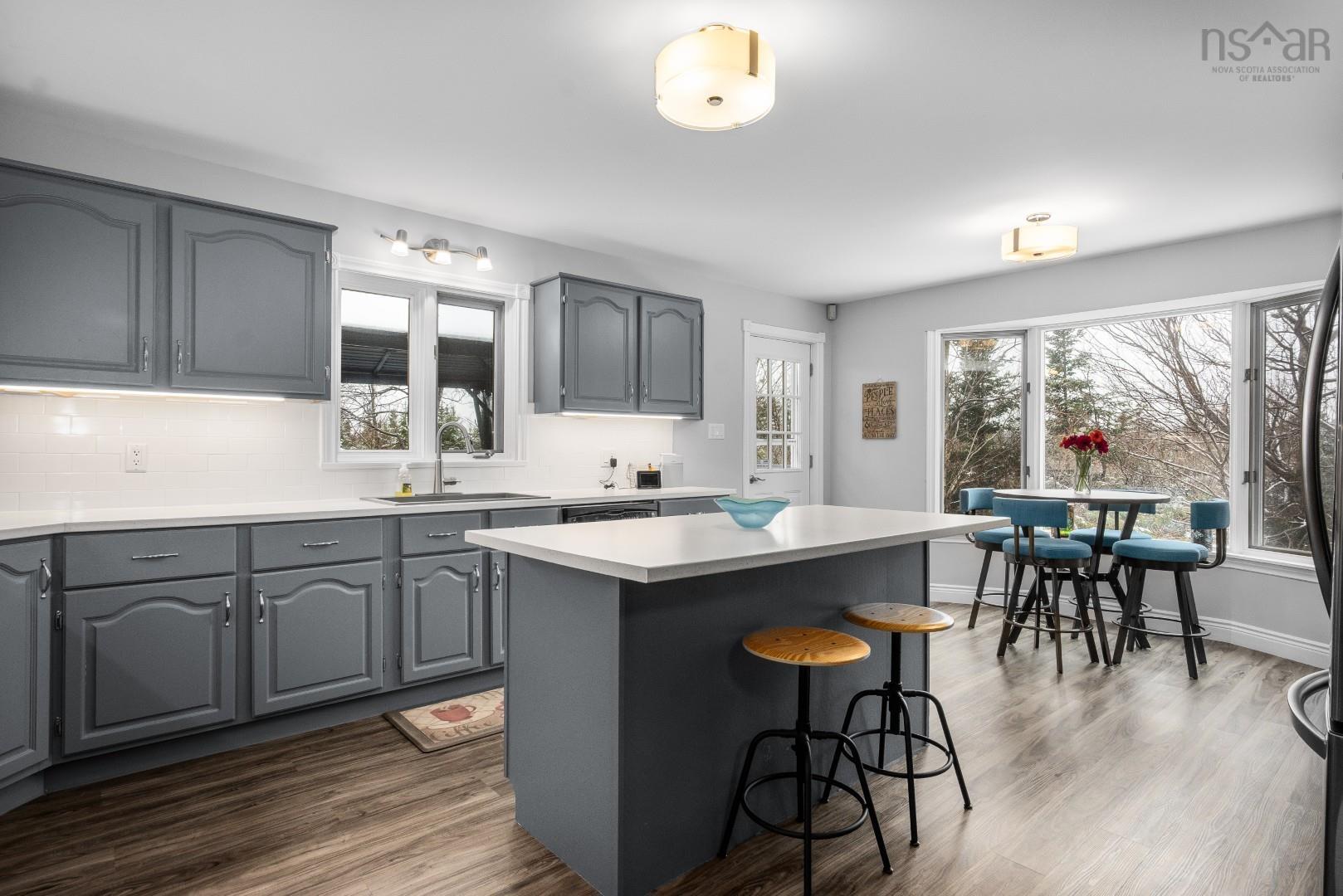 $689,000.00: 18 Foxwood Crescent, Mineville