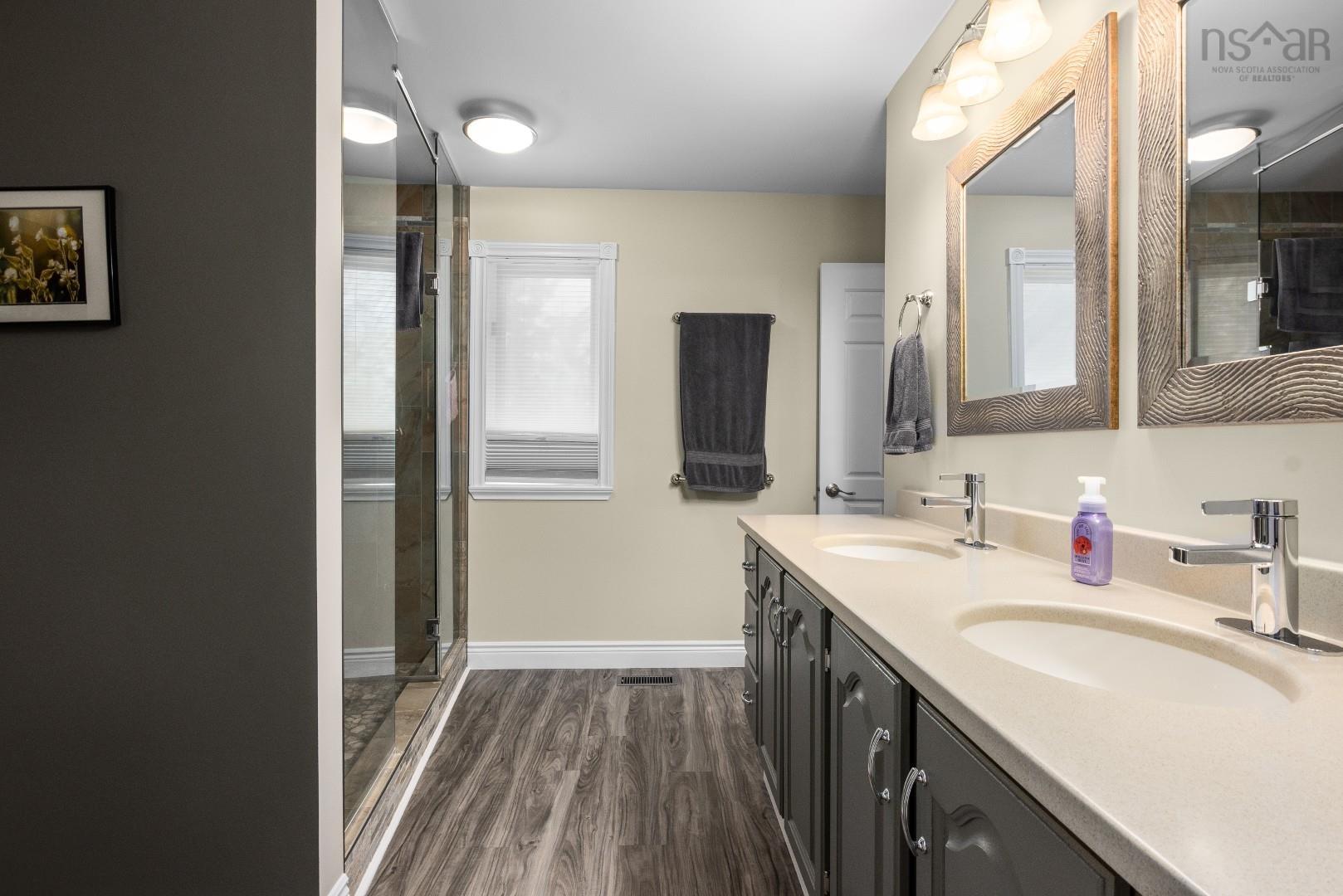 $689,000.00: 18 Foxwood Crescent, Mineville