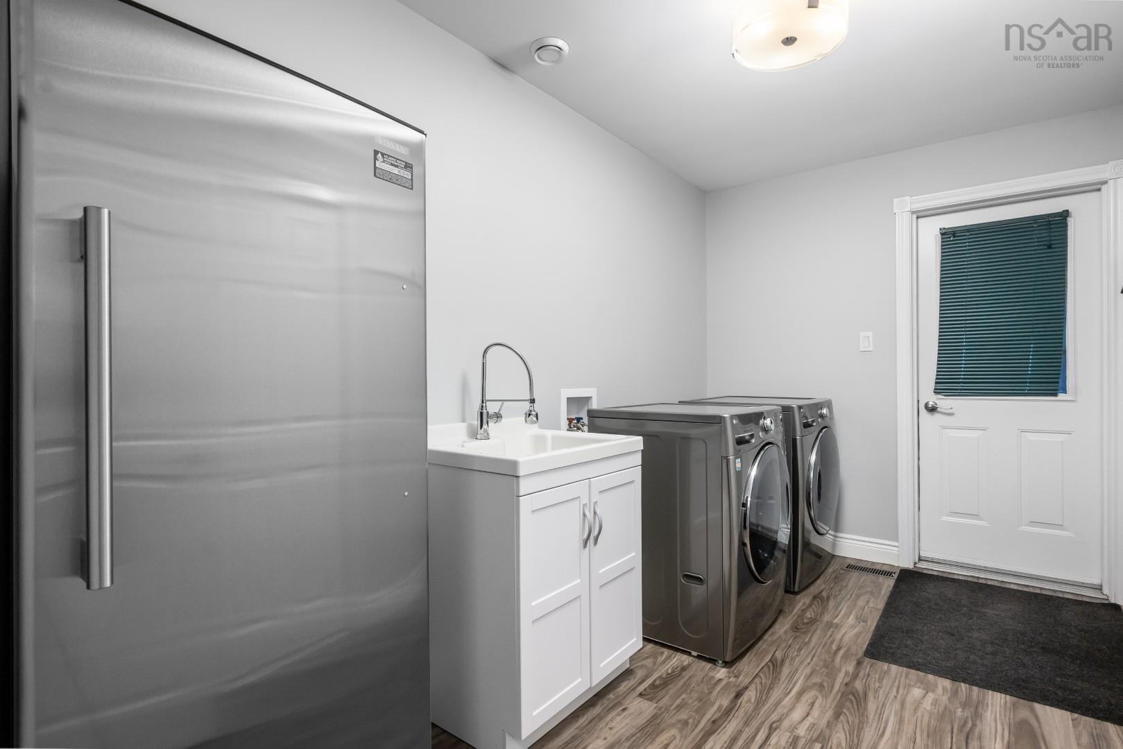 $689,000.00: 18 Foxwood Crescent, Mineville