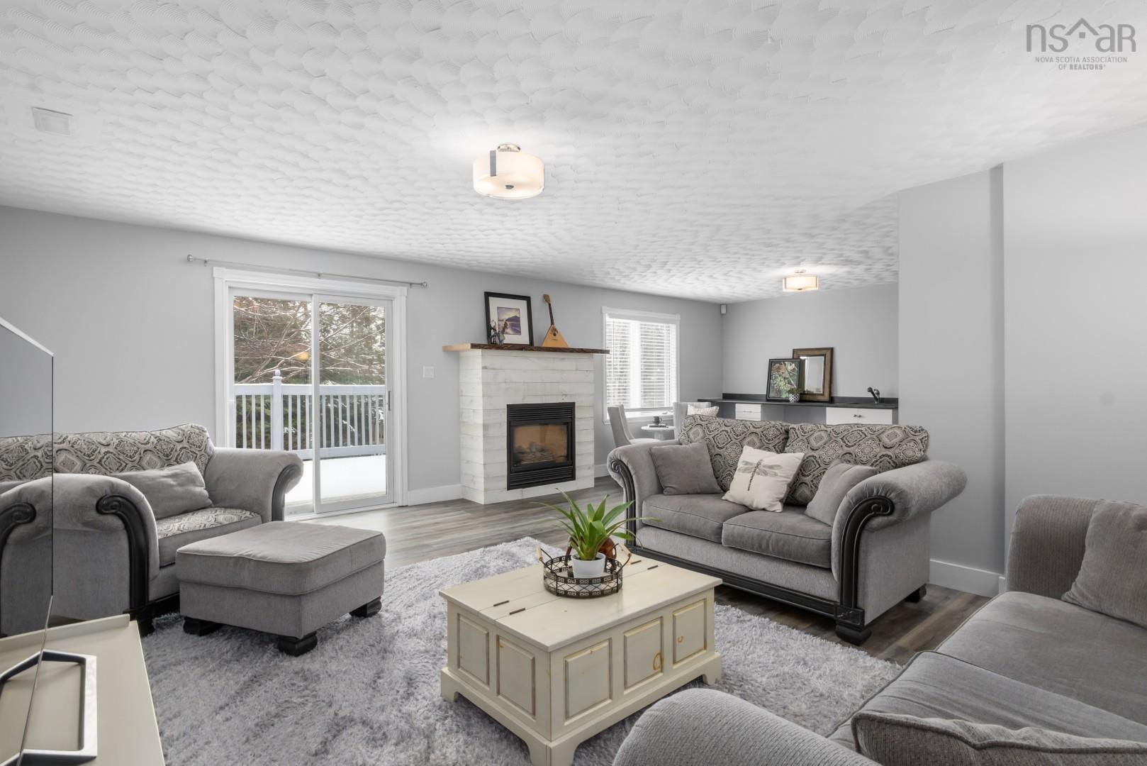 $689,000.00: 18 Foxwood Crescent, Mineville