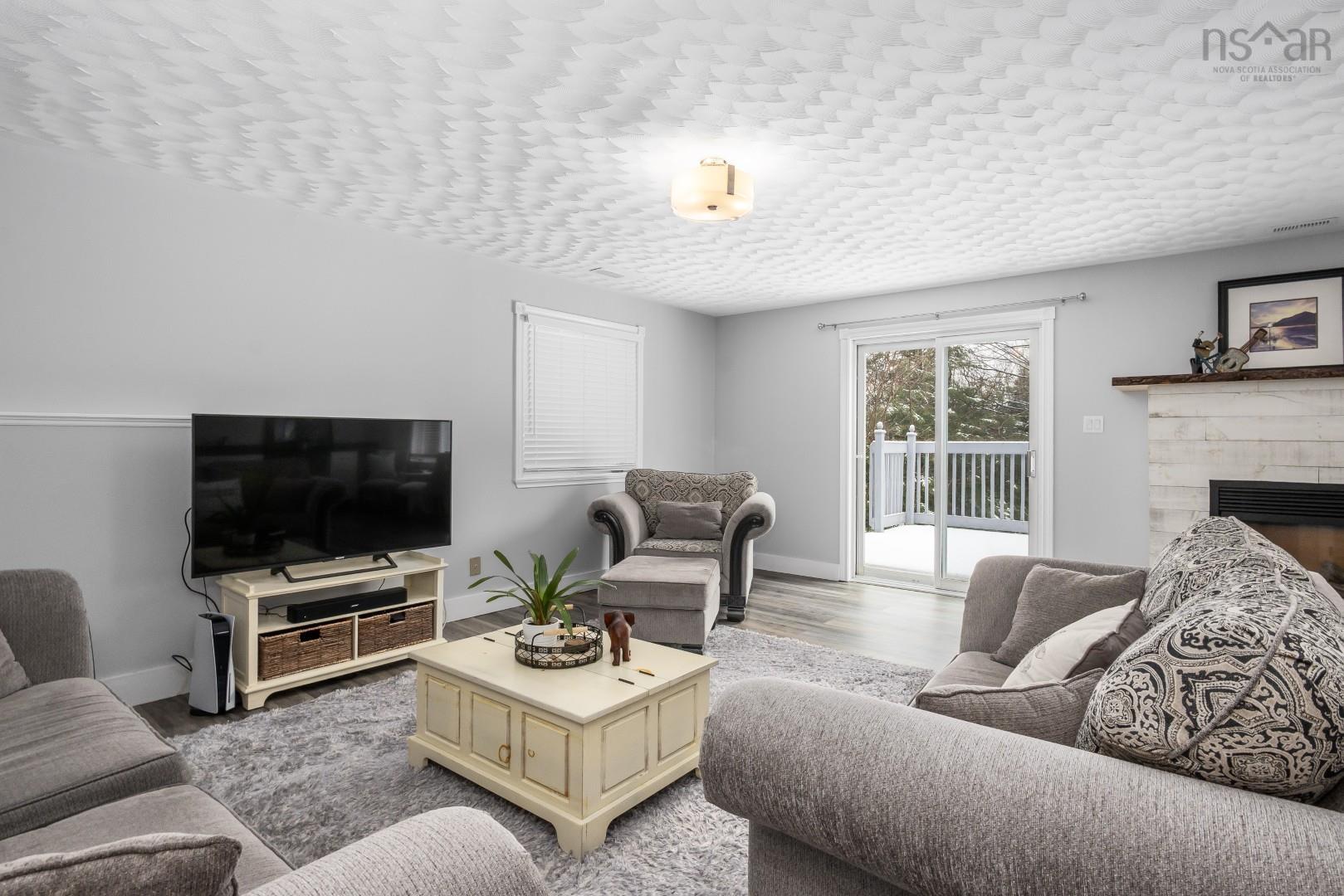 $689,000.00: 18 Foxwood Crescent, Mineville