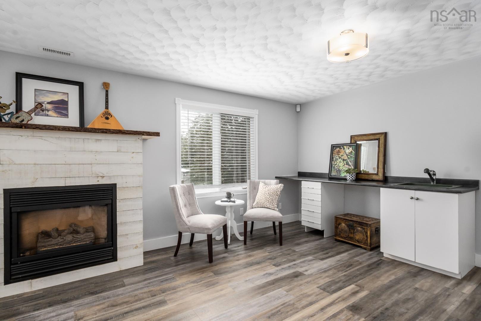 $689,000.00: 18 Foxwood Crescent, Mineville