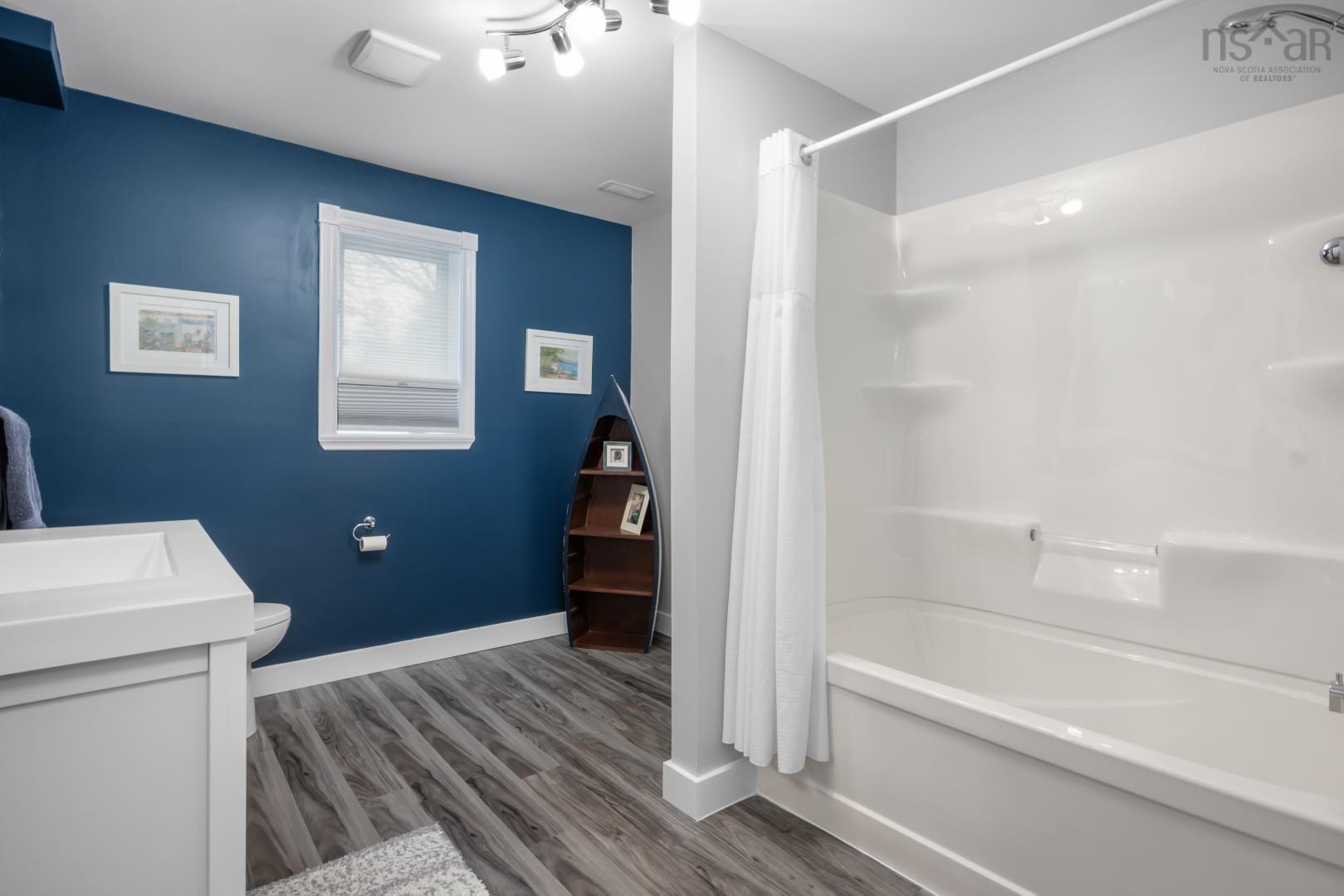 $689,000.00: 18 Foxwood Crescent, Mineville