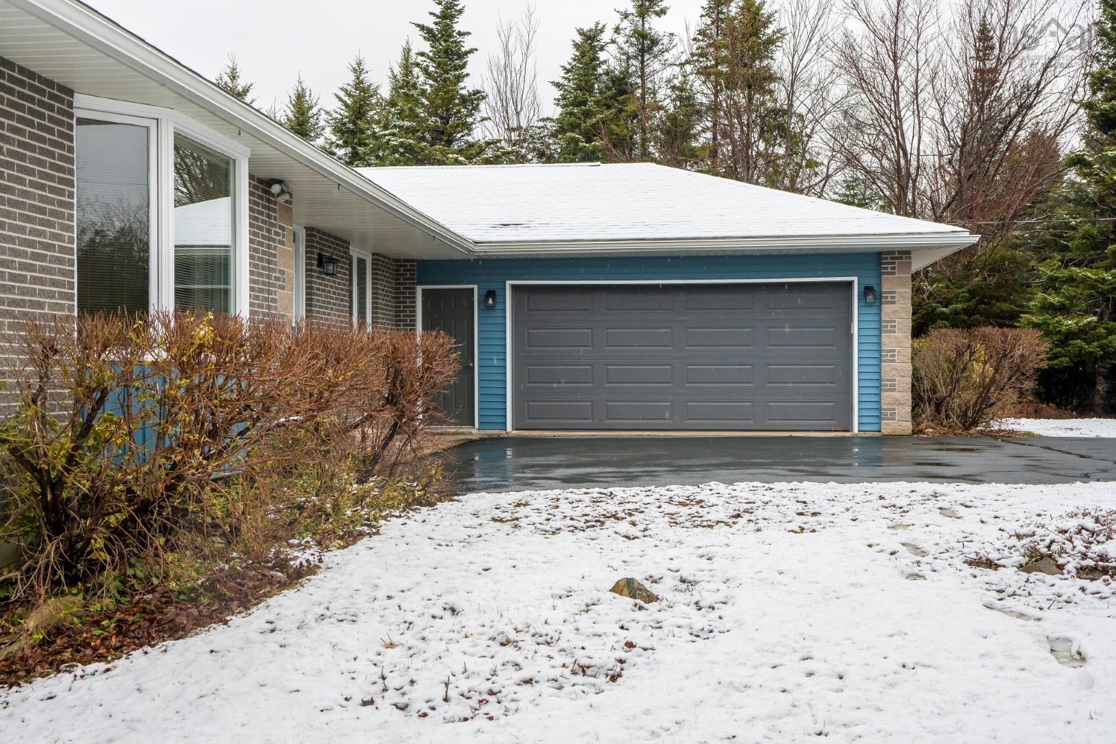 $689,000.00: 18 Foxwood Crescent, Mineville